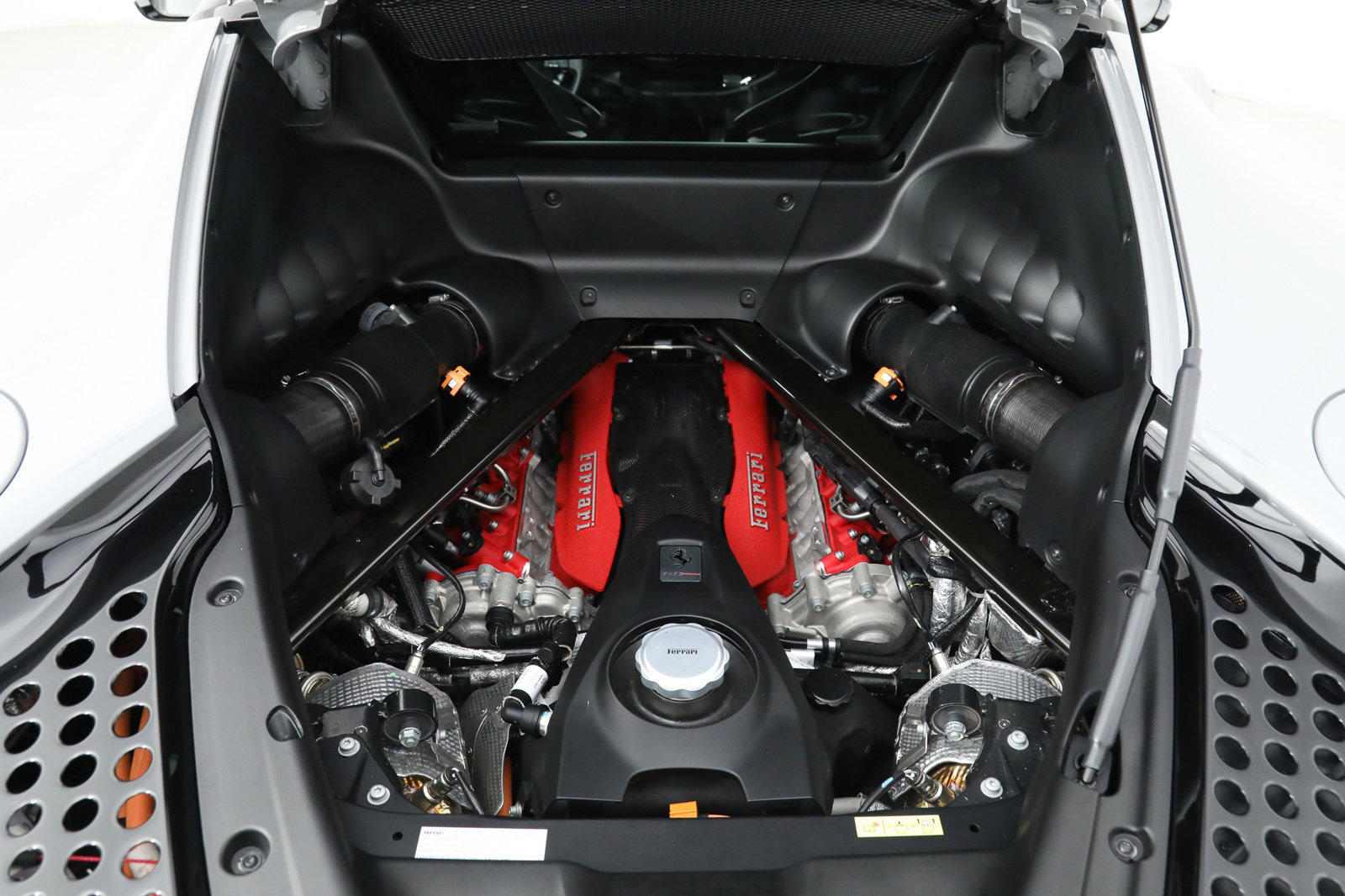 2022 FERRARI SF90 STRADALE, 9/20