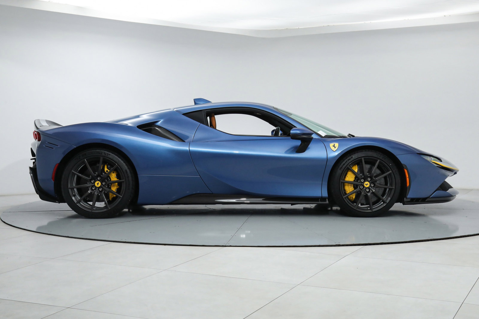 2021 FERRARI SF90 STRADALE, 3/20