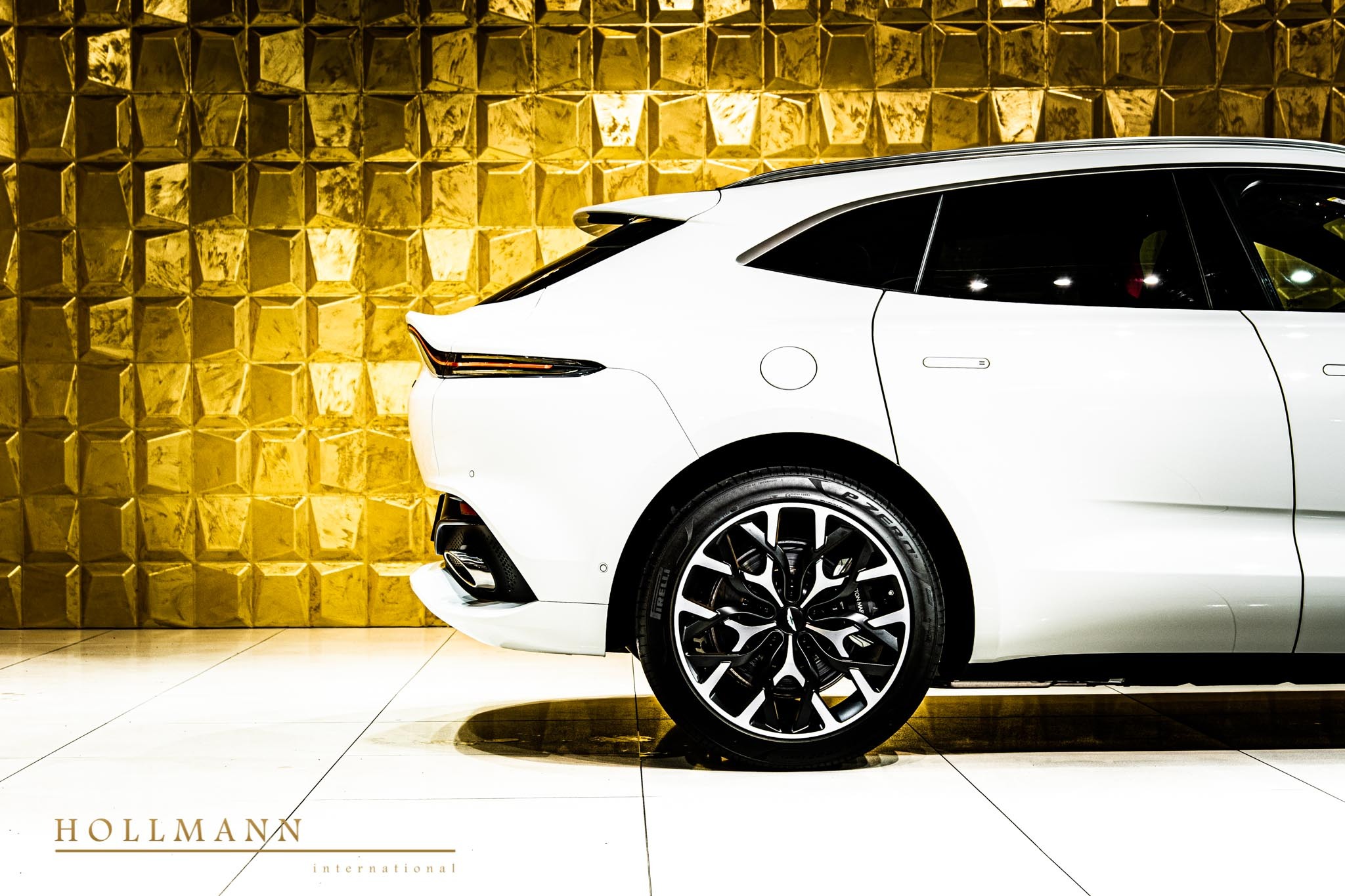2022 Aston Martin DBX, 11/19