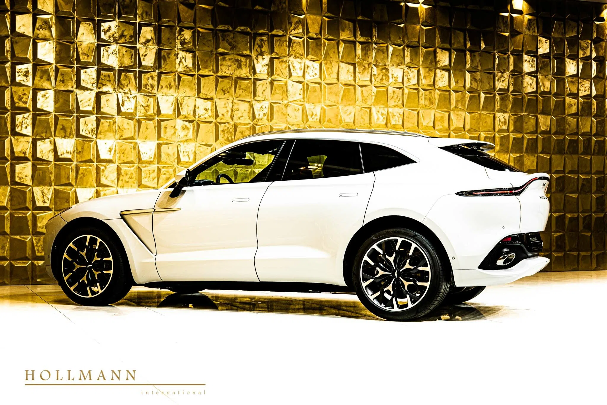 2022 Aston Martin DBX for sale, exterior
