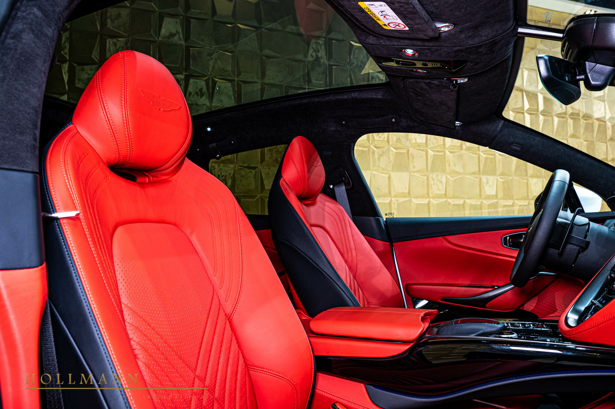 2022 Aston Martin DBX, 17/19