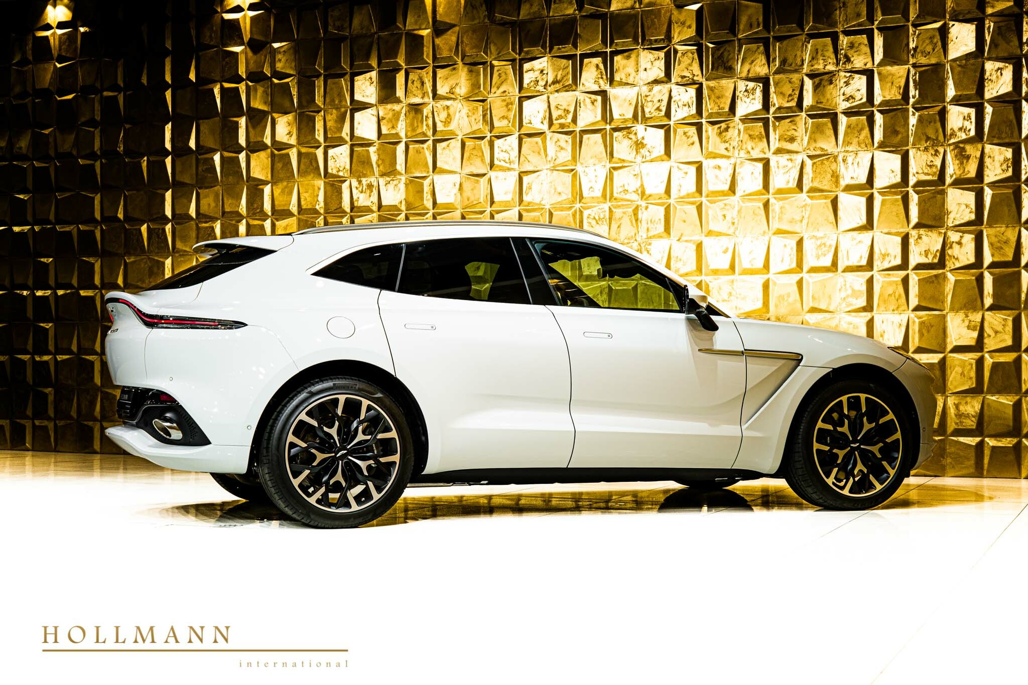 2022 Aston Martin DBX, 19/19