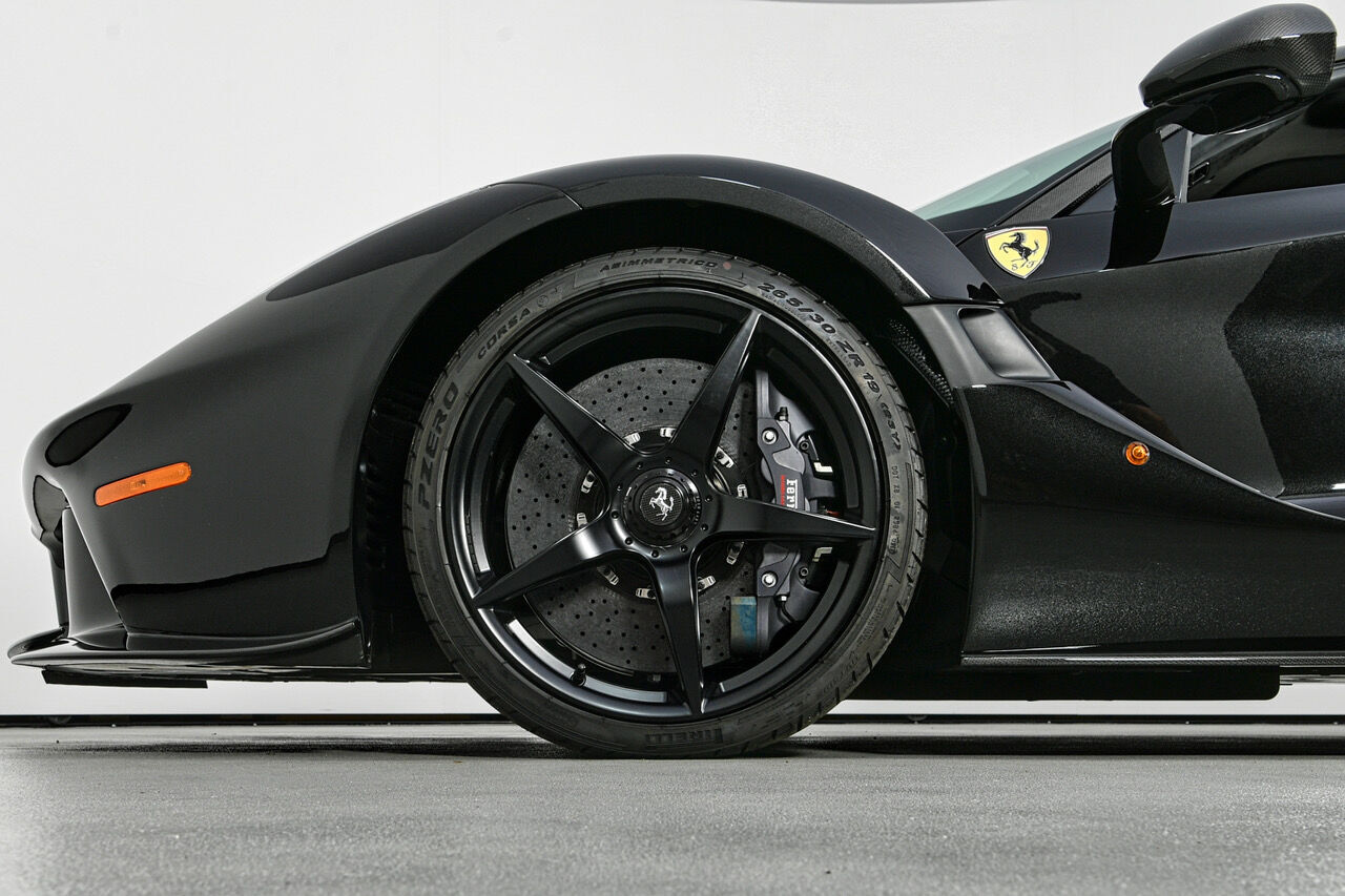 2017 Ferrari LaFerrari Aperta, 18/20