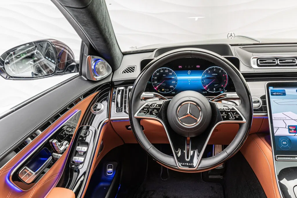 2022 Mercedes-Maybach S 680 interior, dashboard