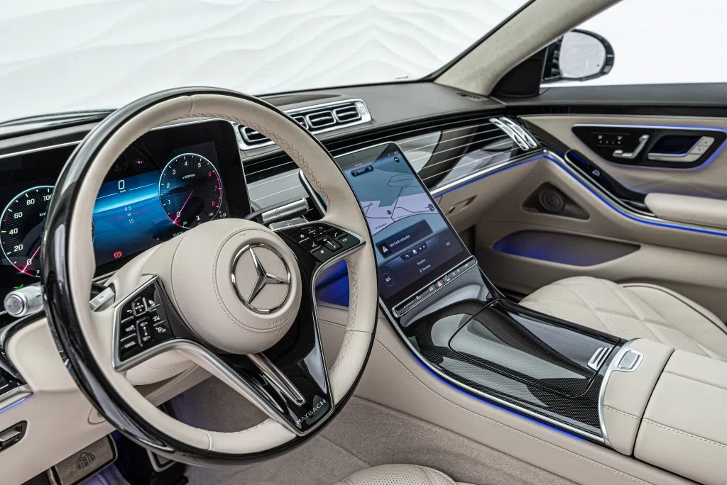 2022 Mercedes-Maybach S 680 interior, dashboard