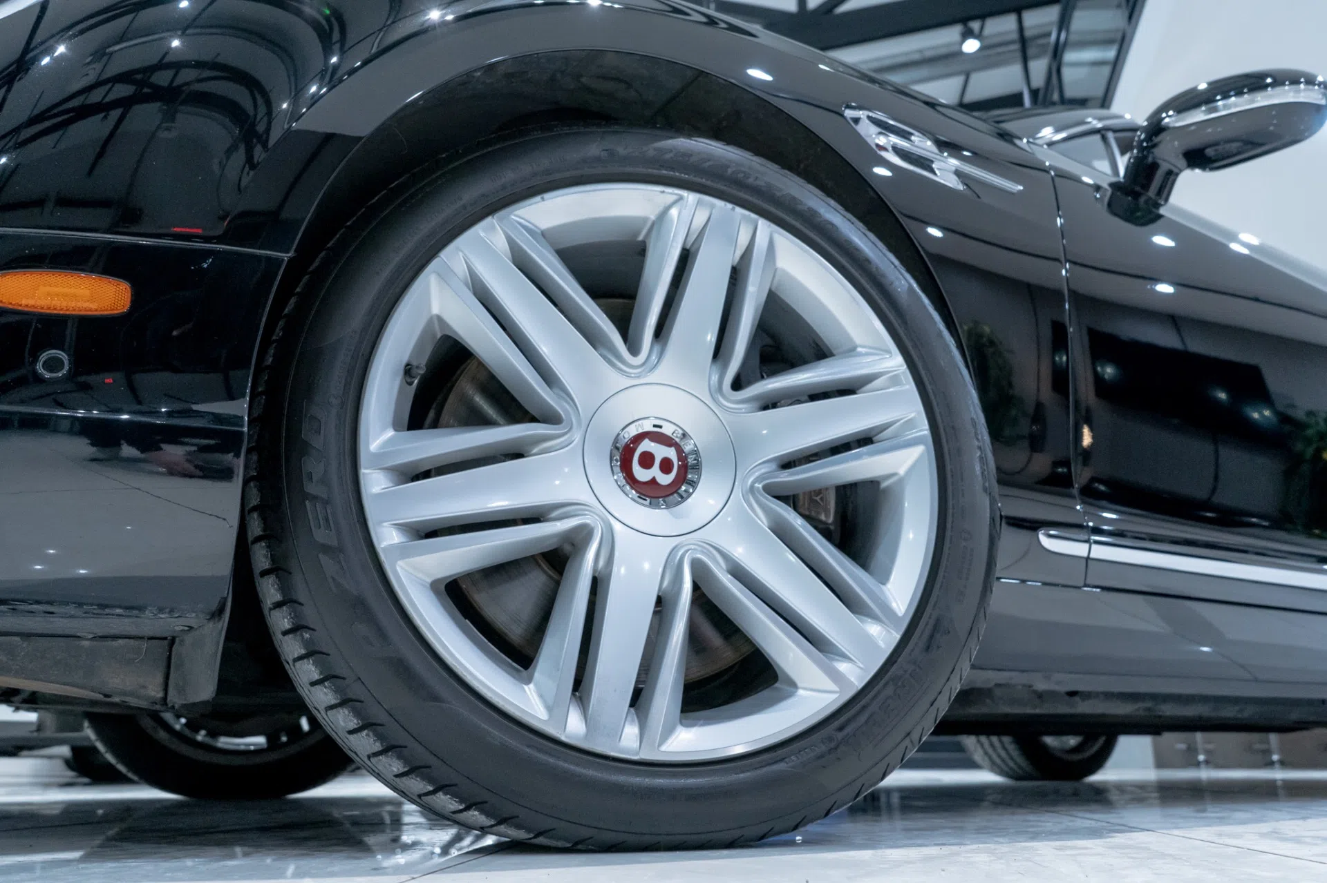 2017 Bentley Continental GTC V8 wheel