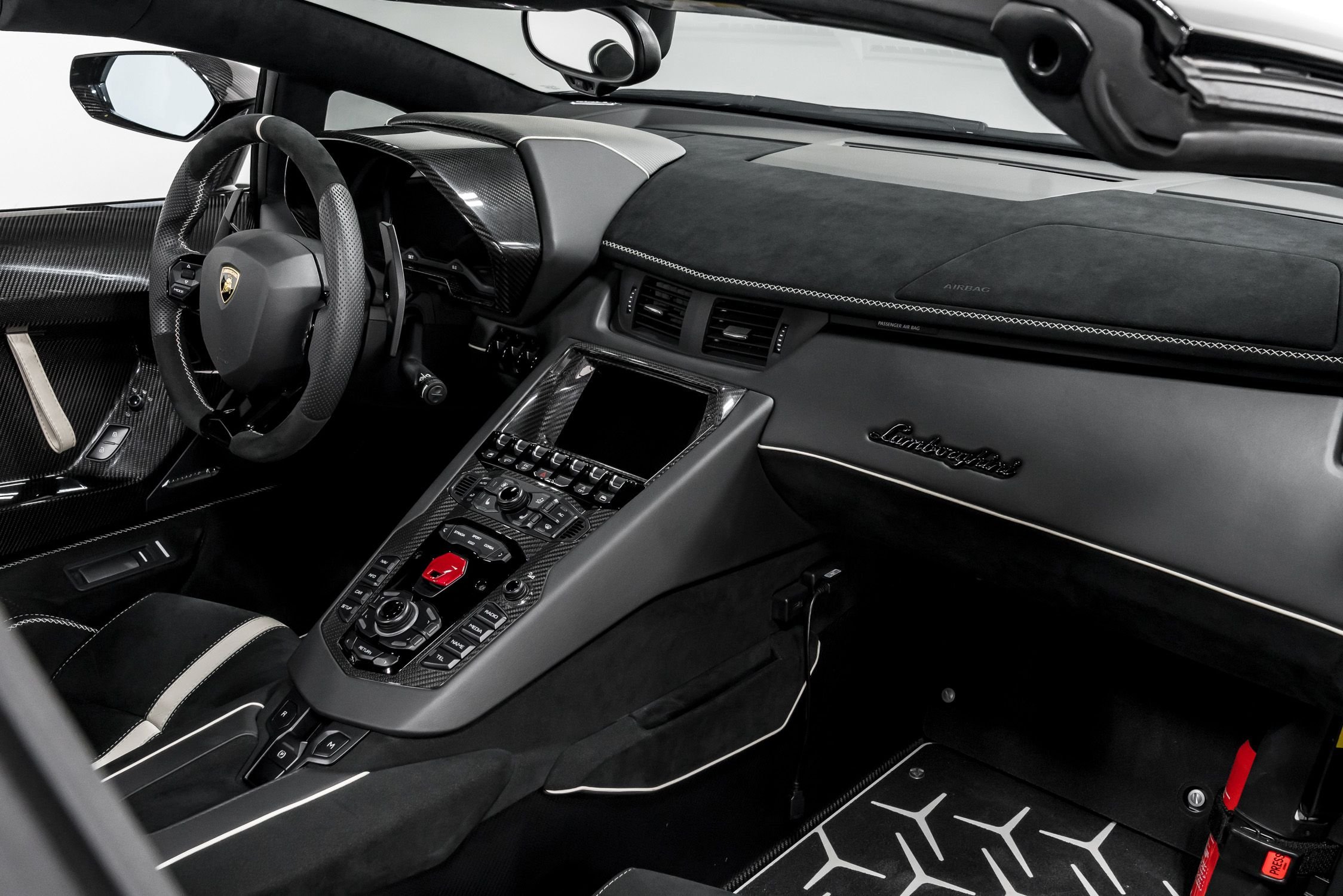 2020 Lamborghini Aventador SVJ Roadster, 3/14