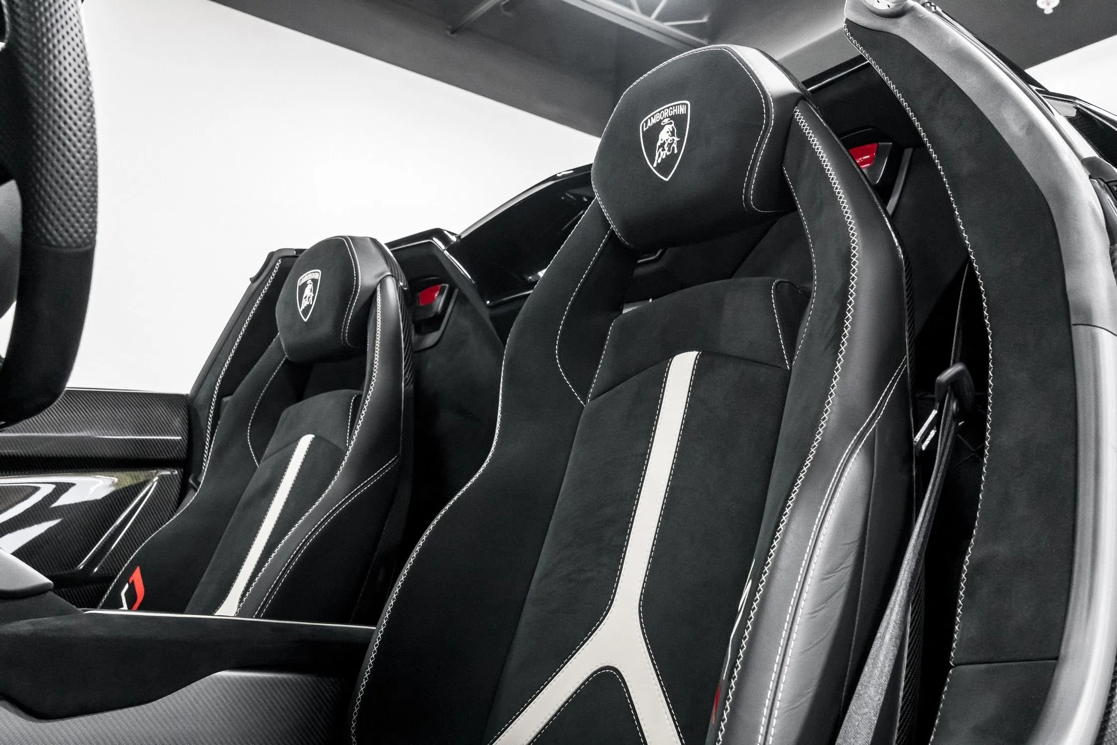2020 Lamborghini Aventador SVJ Roadster interior, seats