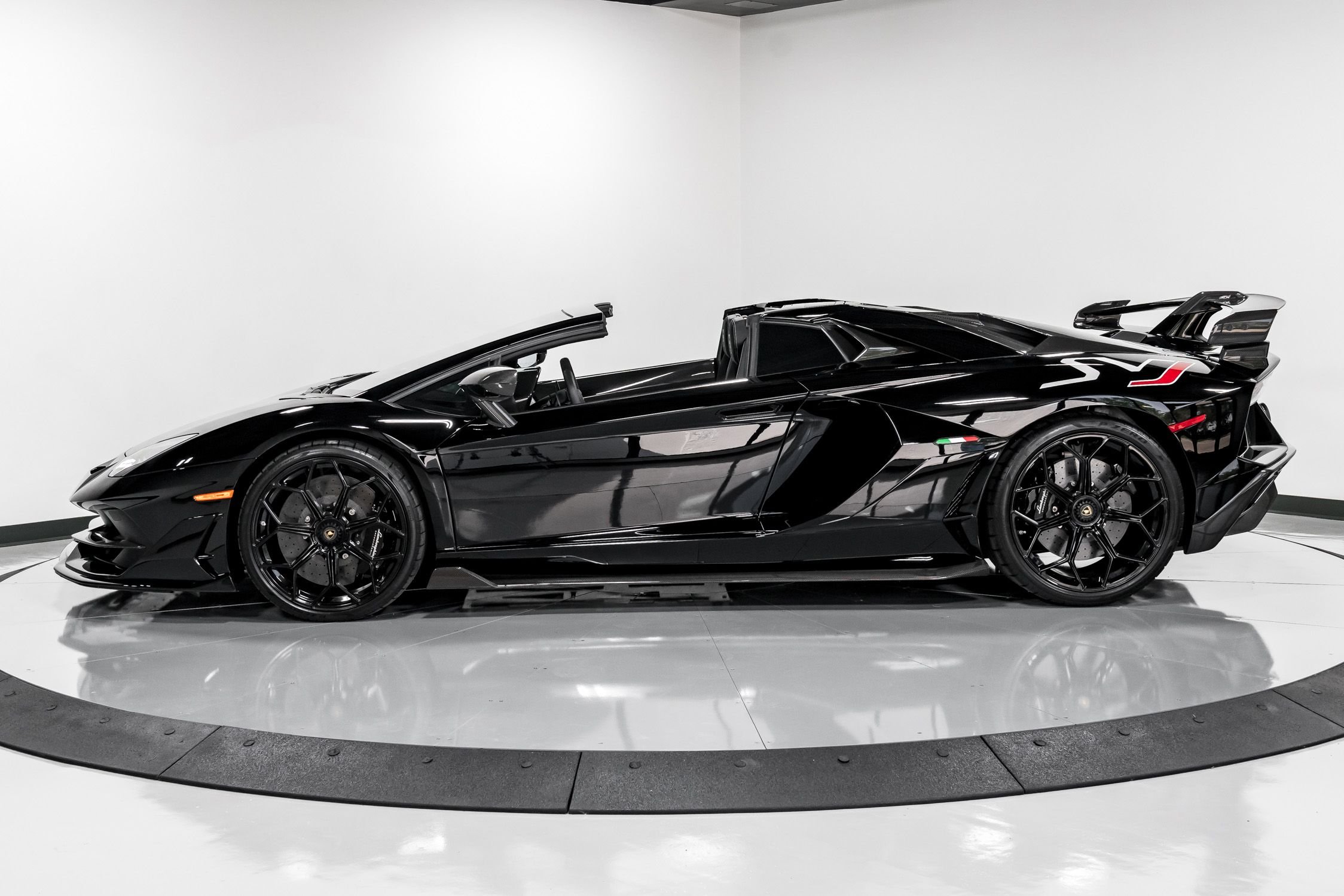 2020 Lamborghini Aventador SVJ Roadster, 9/14
