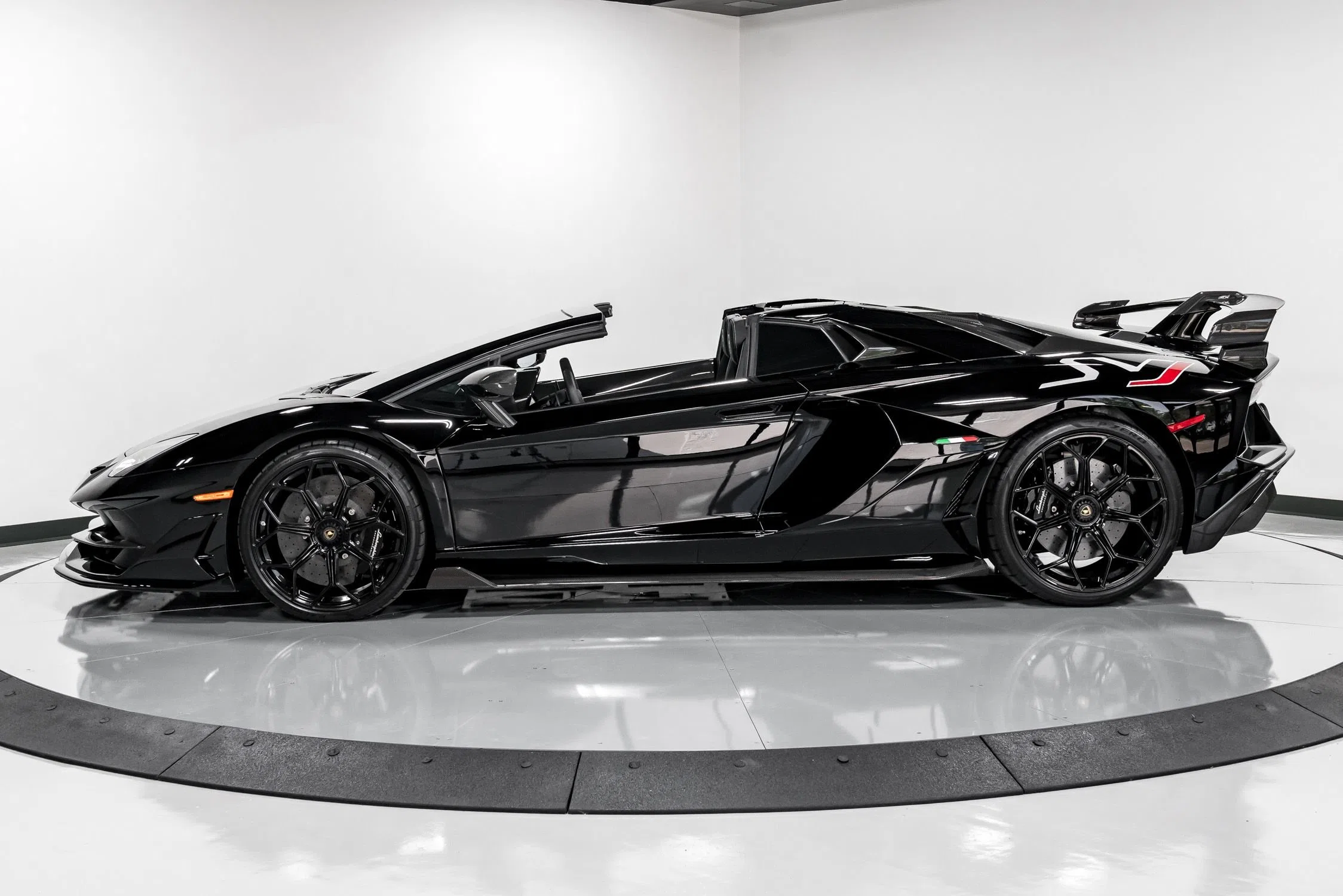 2020 Lamborghini Aventador SVJ Roadster for sale, exterior