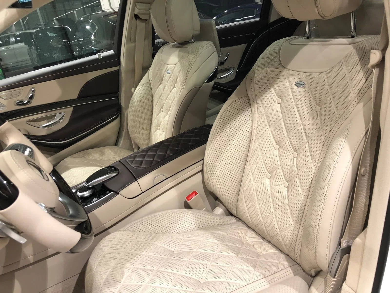 2019 Mercedes-Maybach S 560 4M interior, seats, Beige
