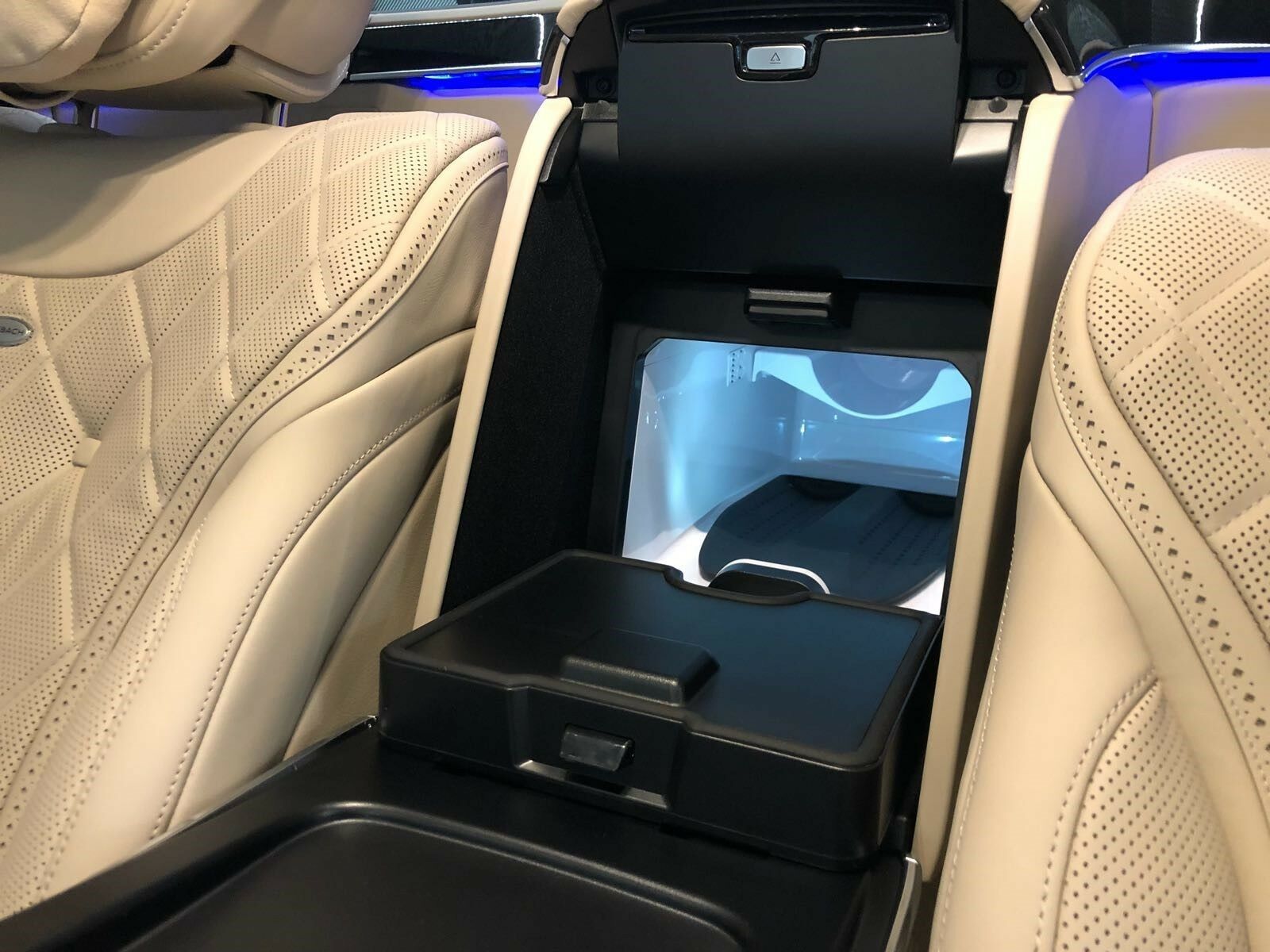 2019 Mercedes-Maybach S 560 4Matic, 14/18