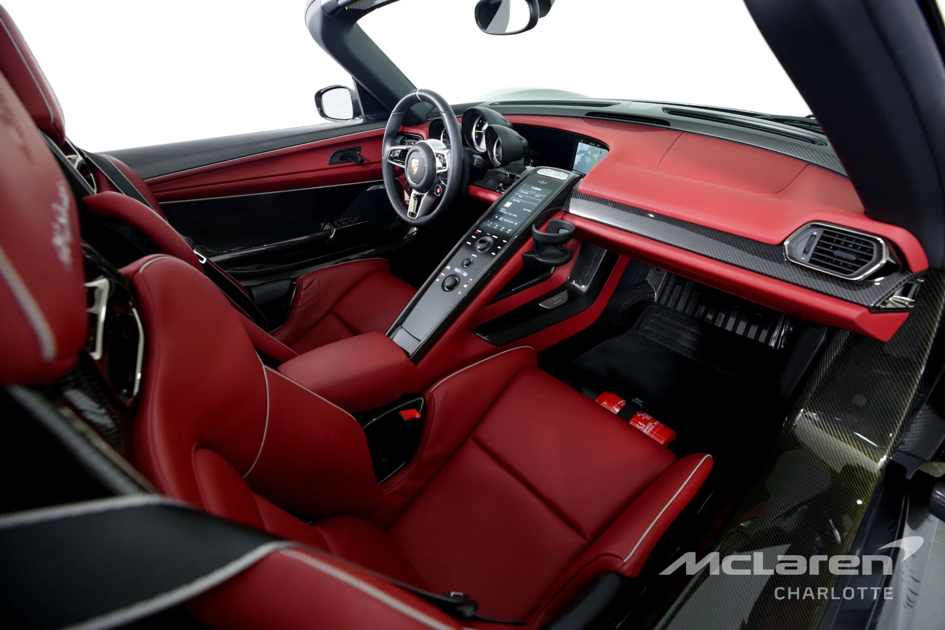 2015 Porsche 918 Spyder interior
