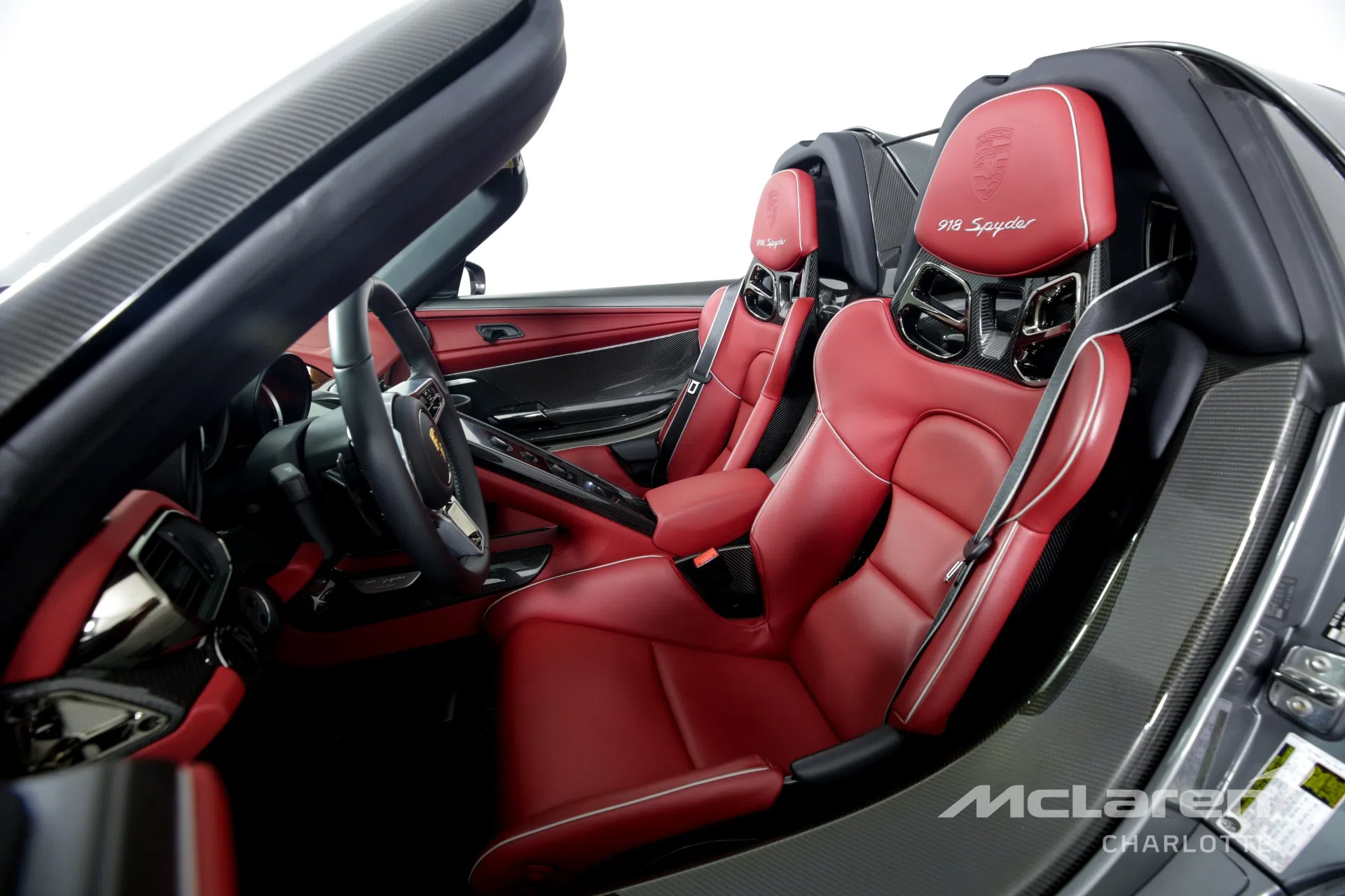 2015 Porsche 918 Spyder interior, seats