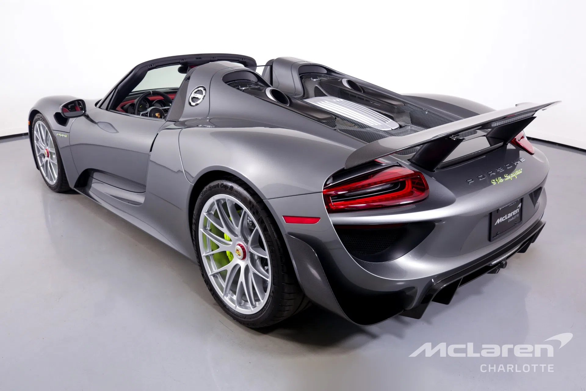 2015 Porsche 918 Spyder, rear three-quarter view
