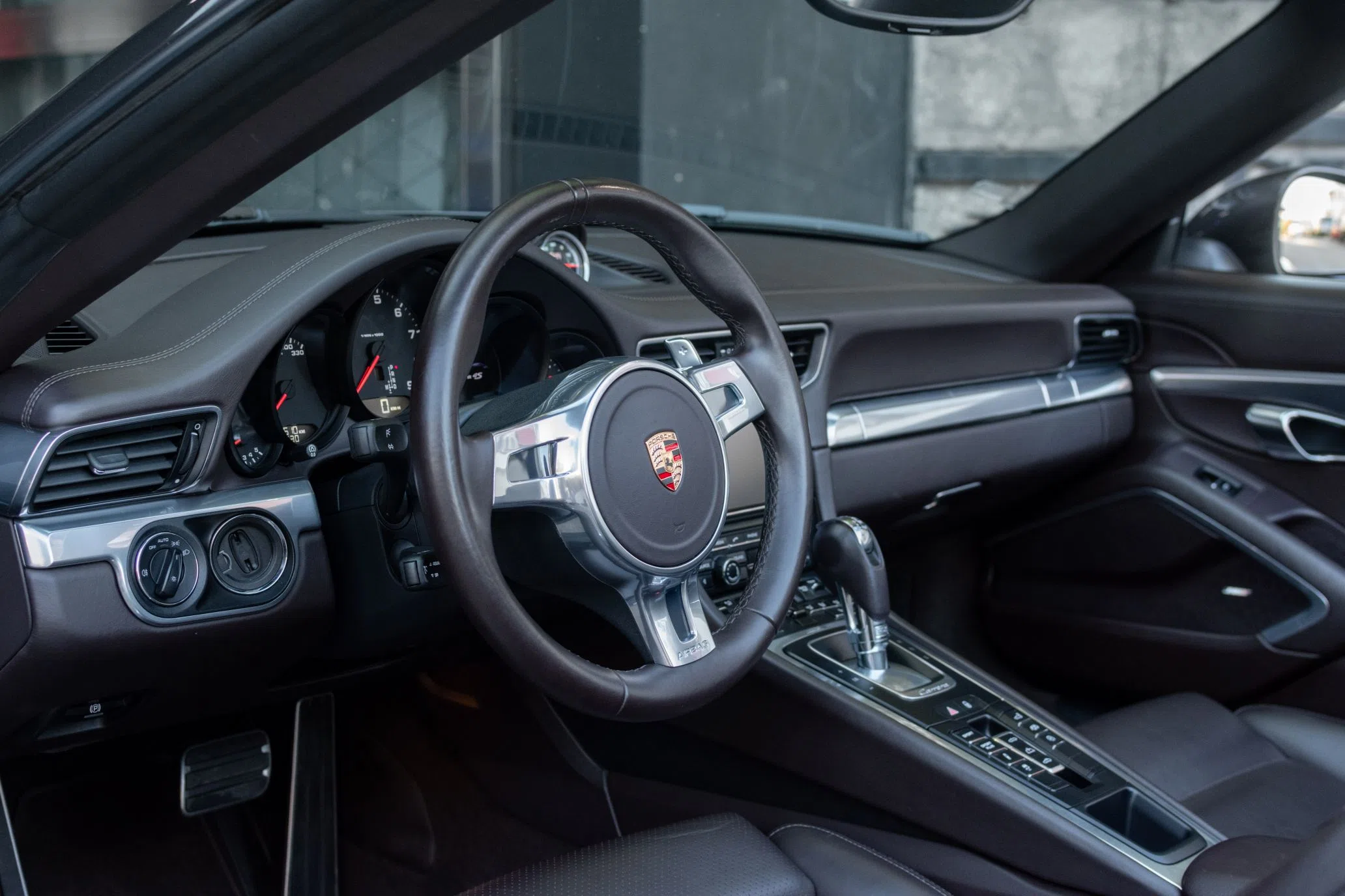 2013 Porsche 911 Carrera 4S Cabriolet interior, dashboard, Brown, Leather