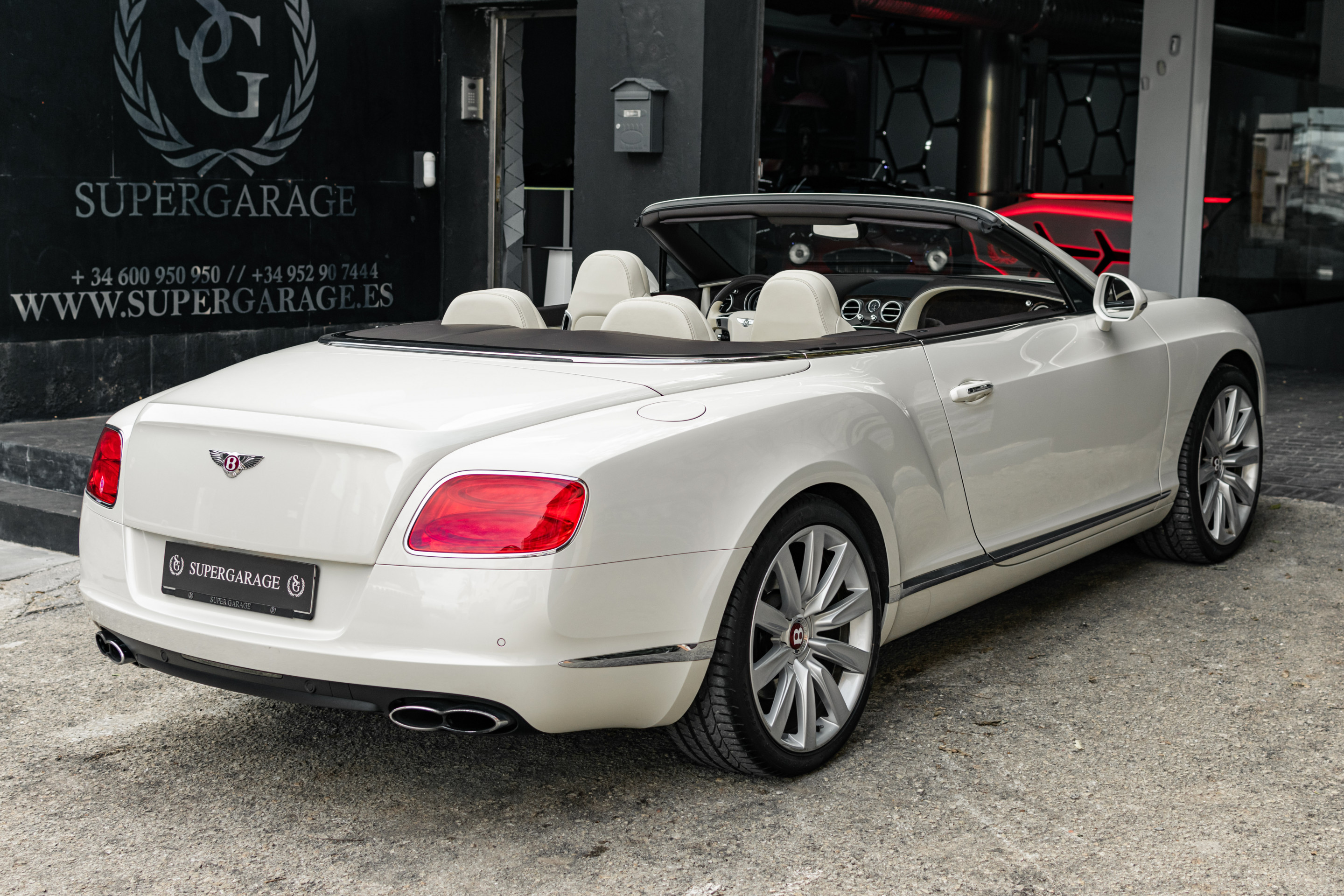 2015 BENTLEY CONTINENTAL GTC V8, 8/20