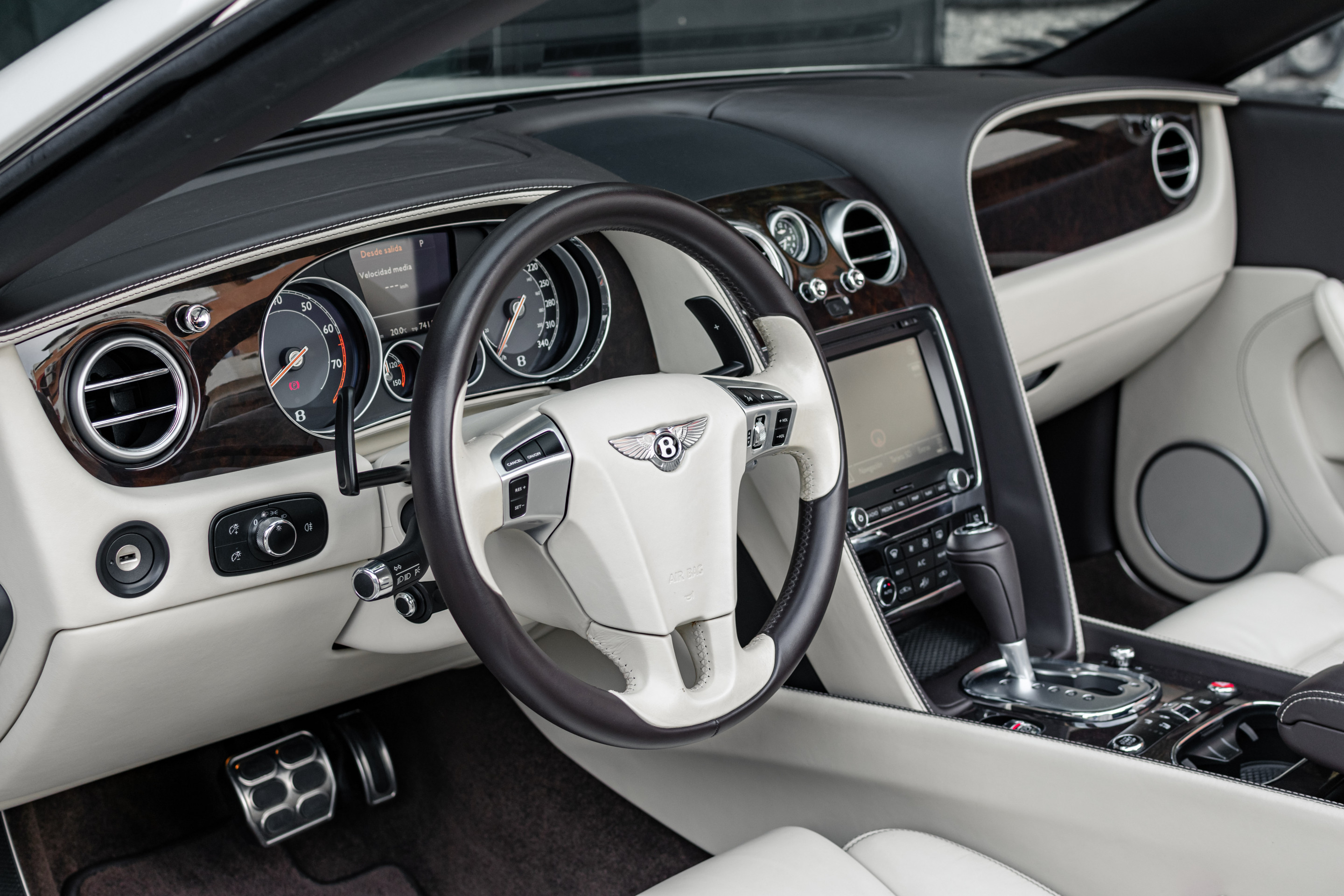 2015 BENTLEY CONTINENTAL GTC V8, 10/20