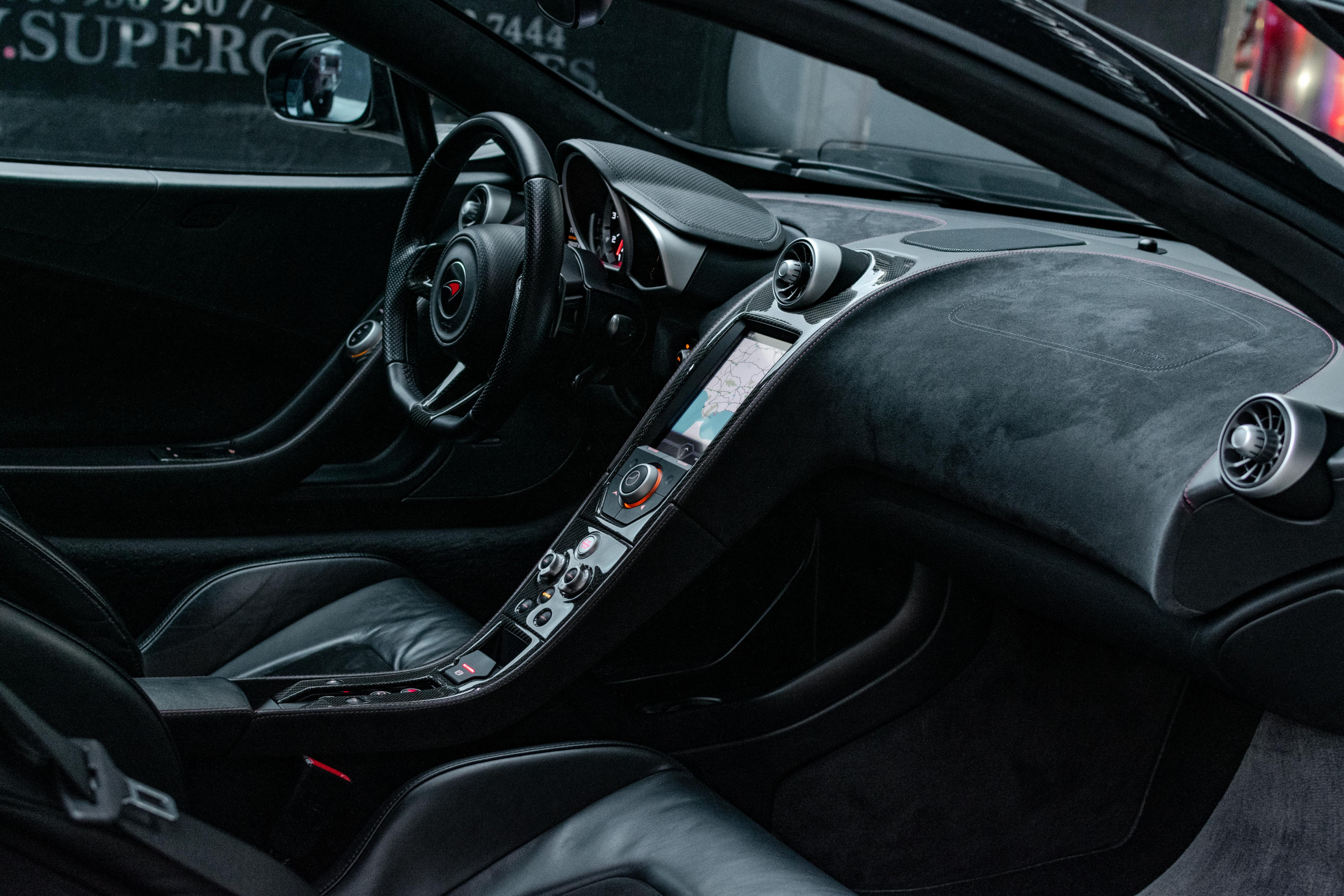 2012 MCLAREN MP4-12C, 13/20