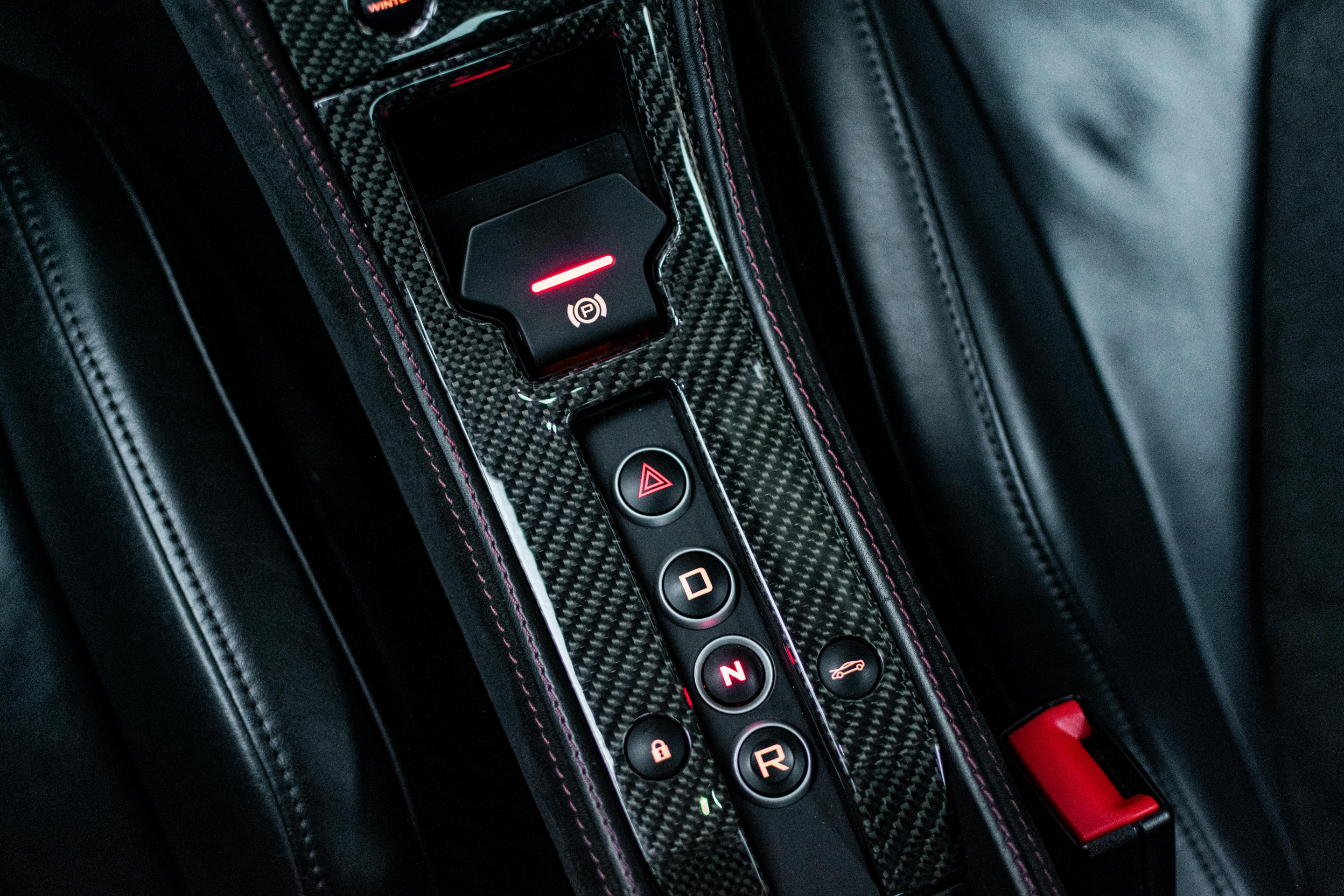 2012 MCLAREN MP4-12C, 19/20