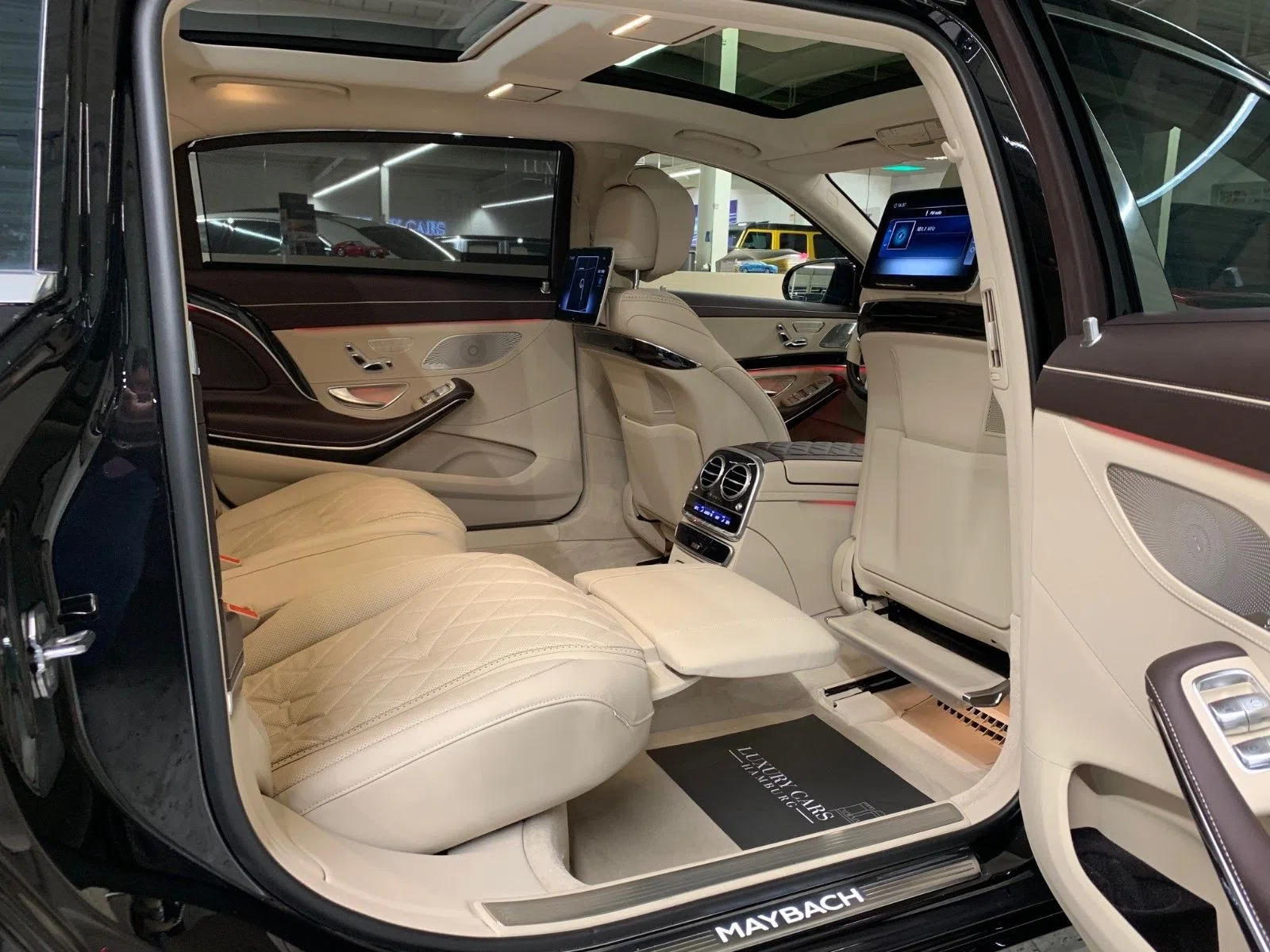 2019 Mercedes-Maybach S 560 4Matic interior, seats, Beige