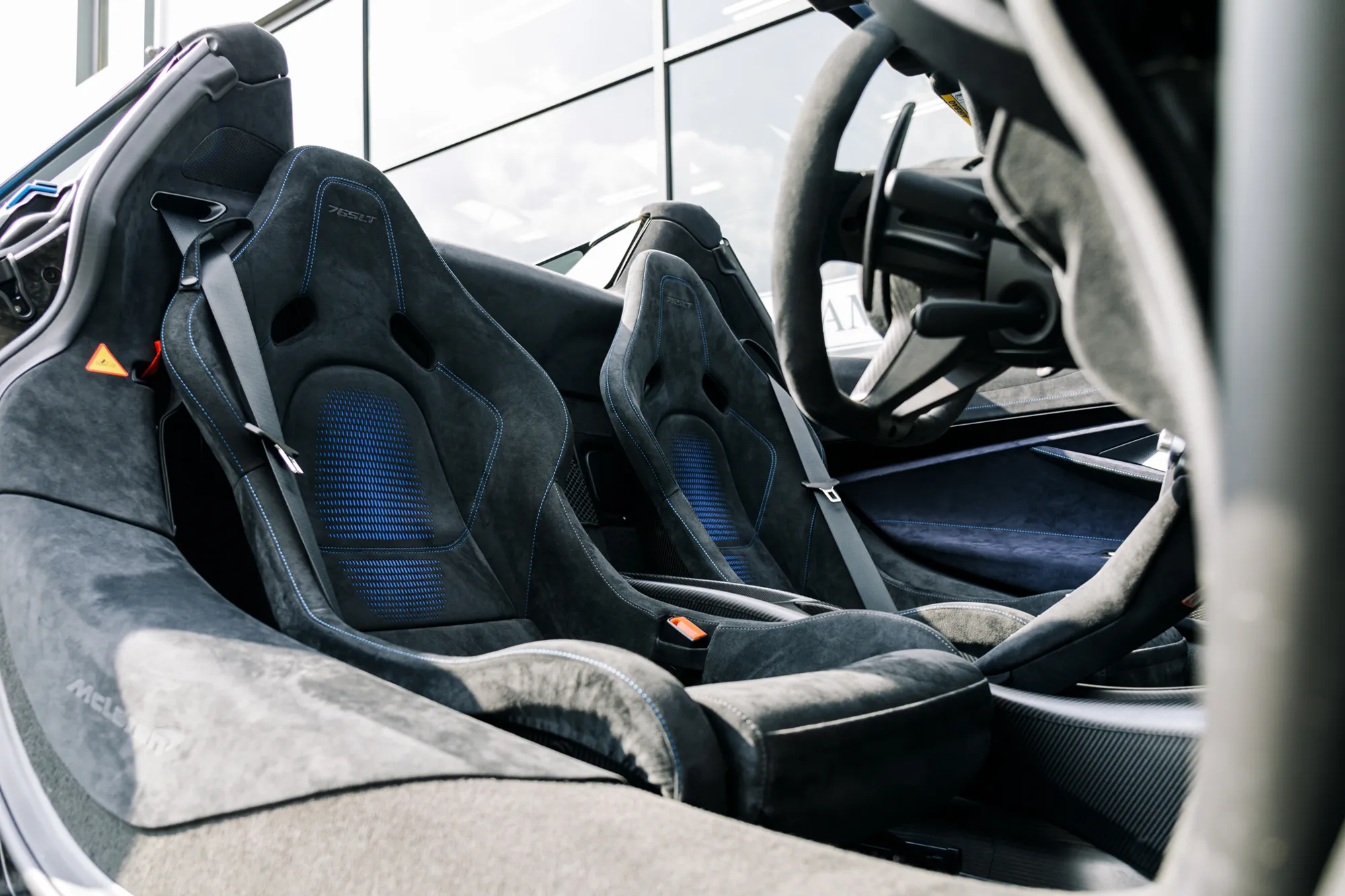 2022 McLaren 765LT, 19/20