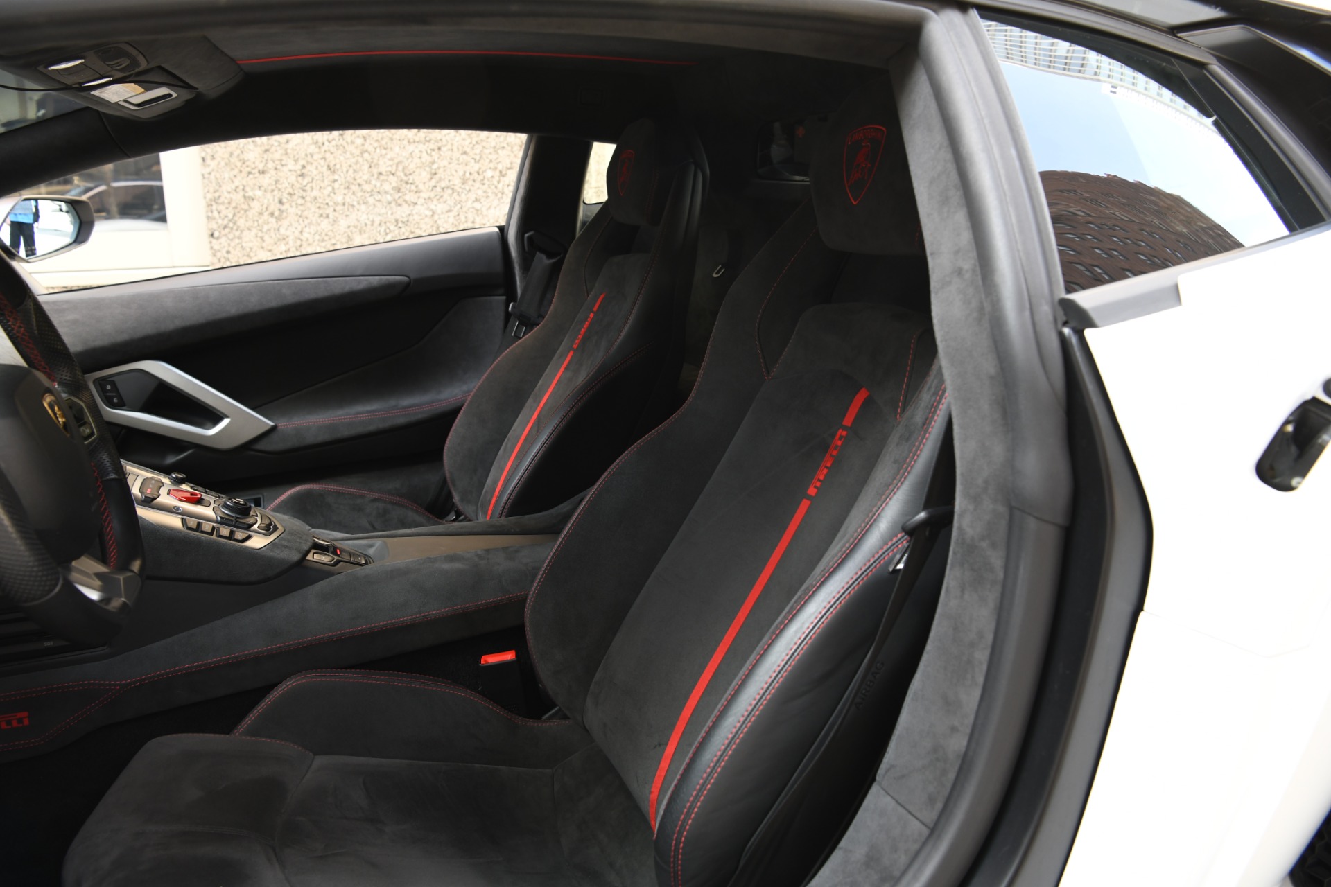 2016 LAMBORGHINI AVENTADOR LP 700-4 COUPE, 5/19