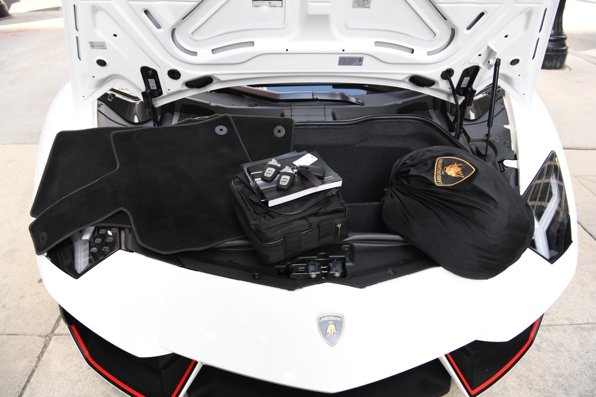 2016 LAMBORGHINI AVENTADOR LP 700-4 COUPE, 17/19