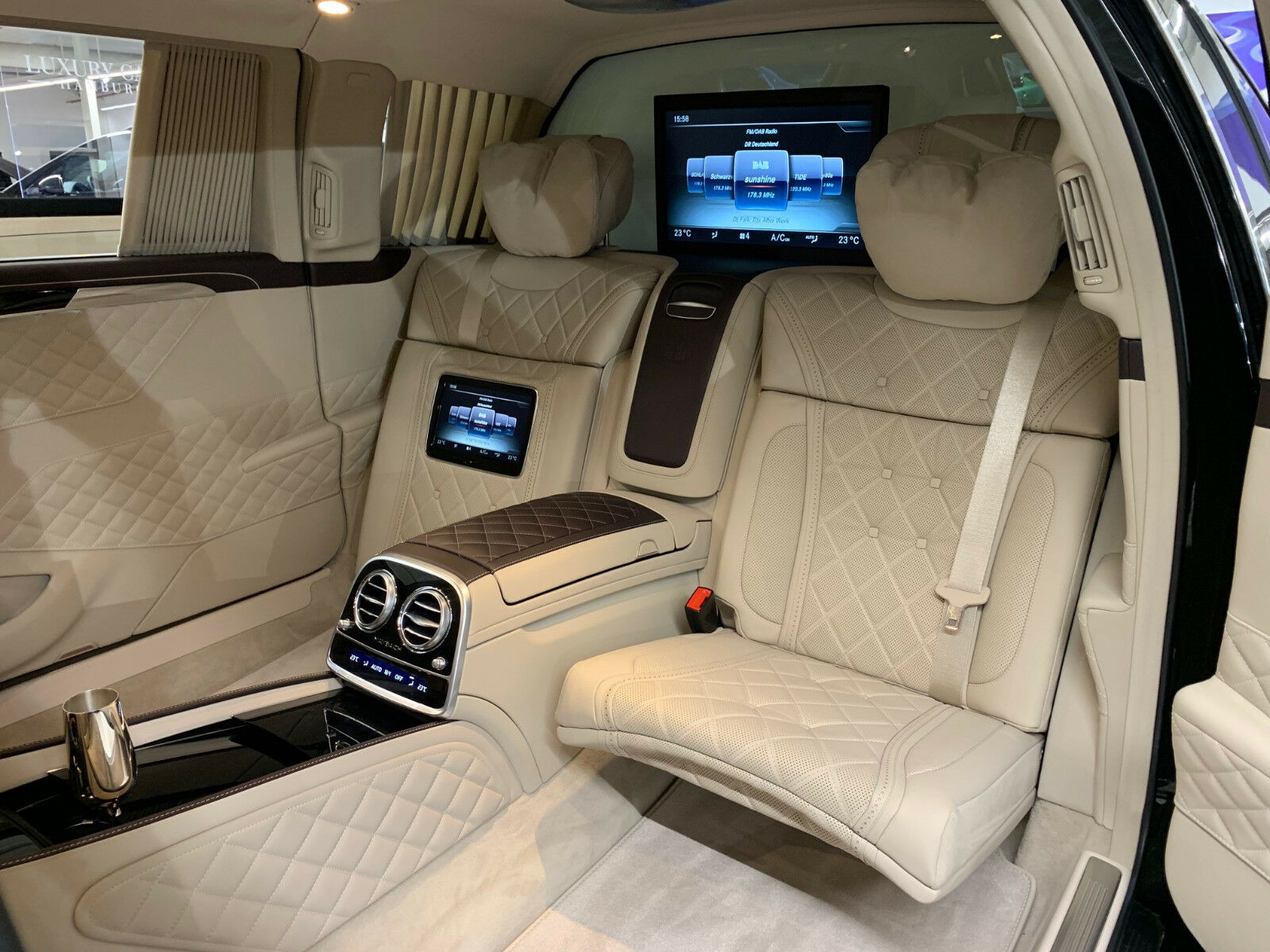 2017 Mercedes-Benz S 600 Maybach Pullman, 8/20