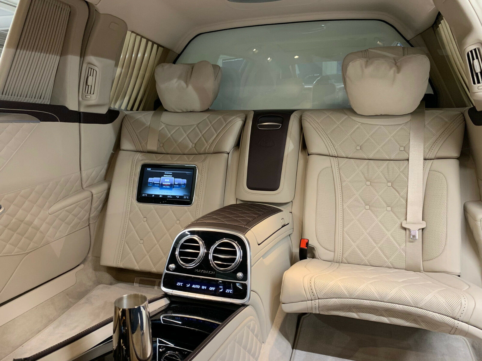 2017 Mercedes-Benz S 600 Maybach Pullman, 9/20