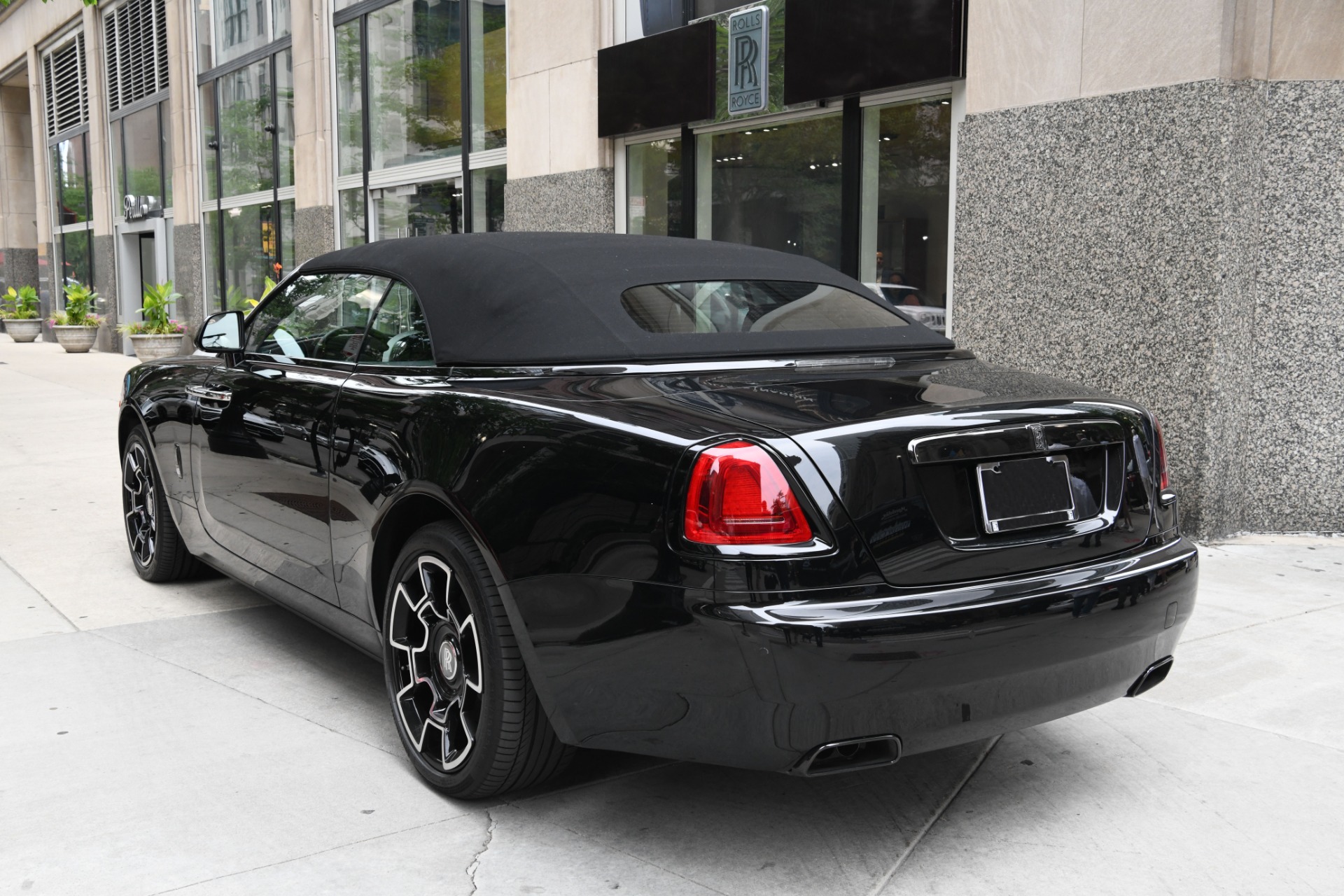 2020 ROLLS-ROYCE BLACK BADGE DAWN, 17/20