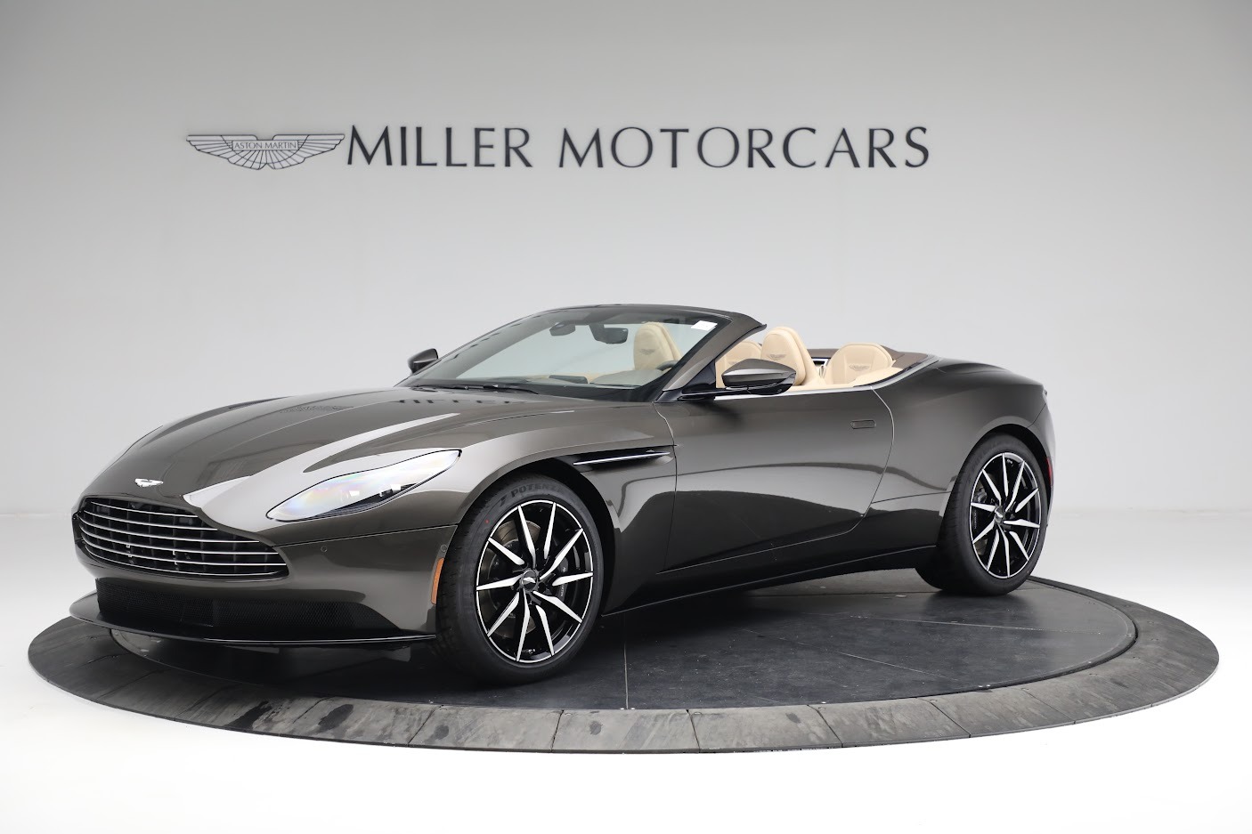 2022 Aston Martin DB11 Volante