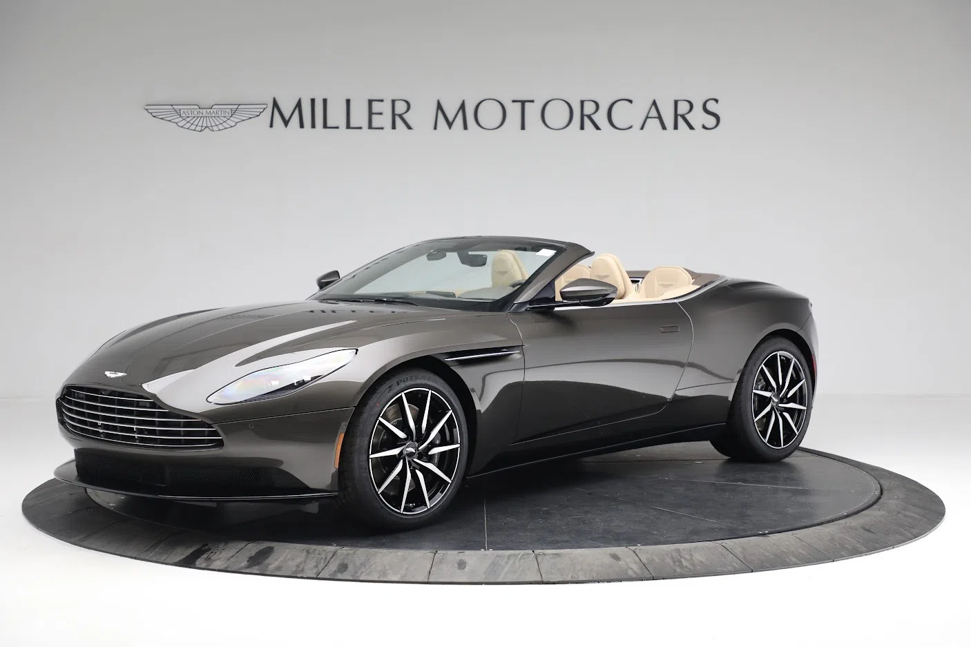 2022 Aston Martin DB11 Volante