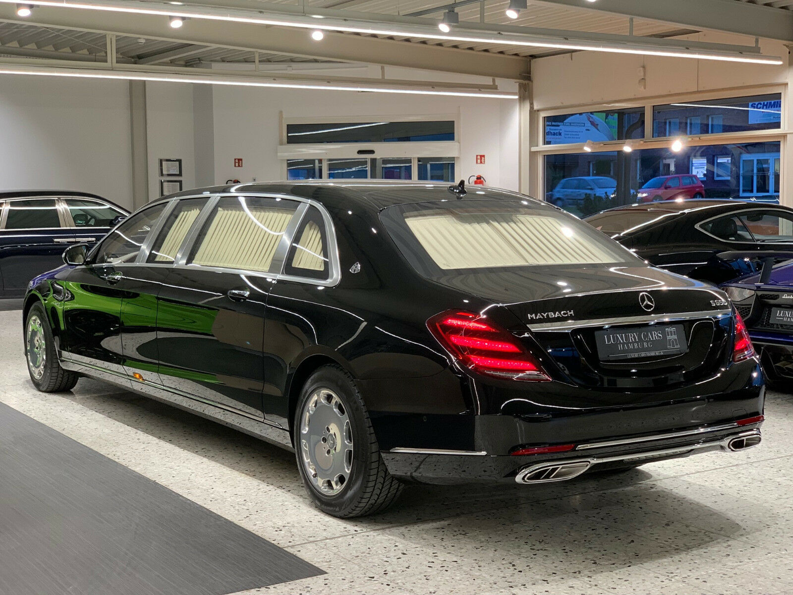 2017 Mercedes-Benz S 600 Maybach Pullman, 16/20