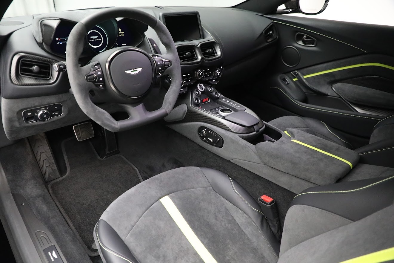 2022 Aston Martin Vantage F1 Edition, 8/20