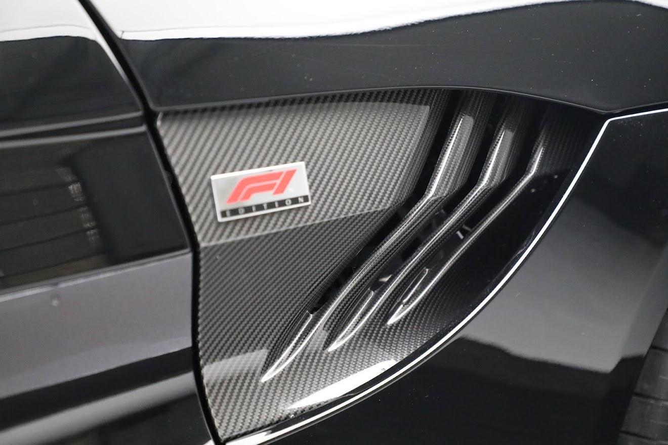 2022 Aston Martin Vantage F1 Edition, 18/20