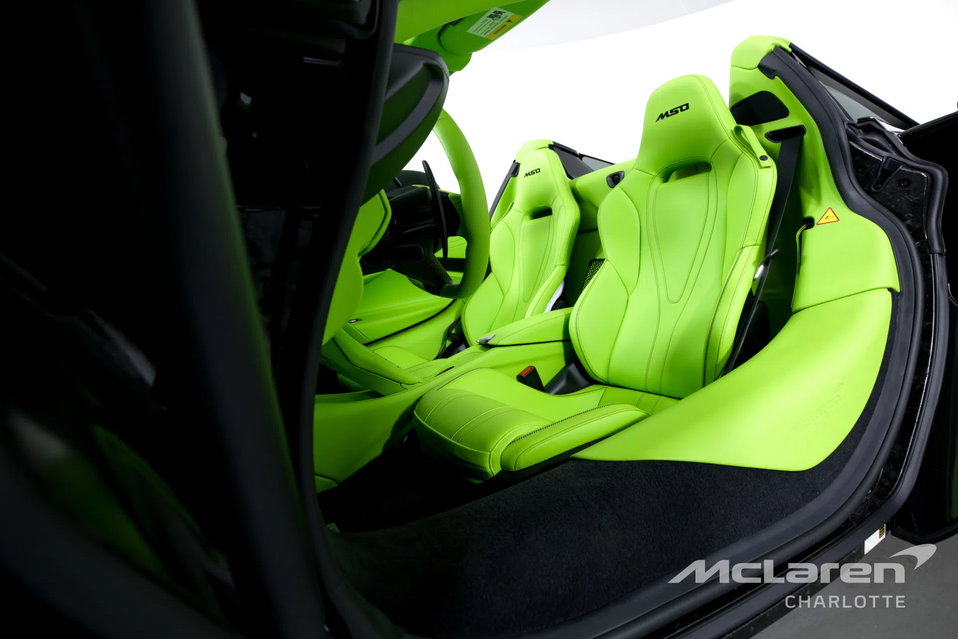 2022 McLaren 720S Spider Performance interior, seats, GREEN (MSO Bespoke Interior)
