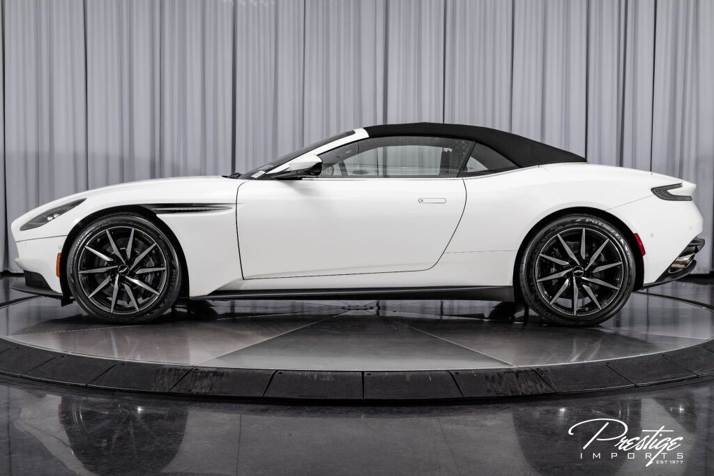 2020 Aston Martin DB11, 2/20