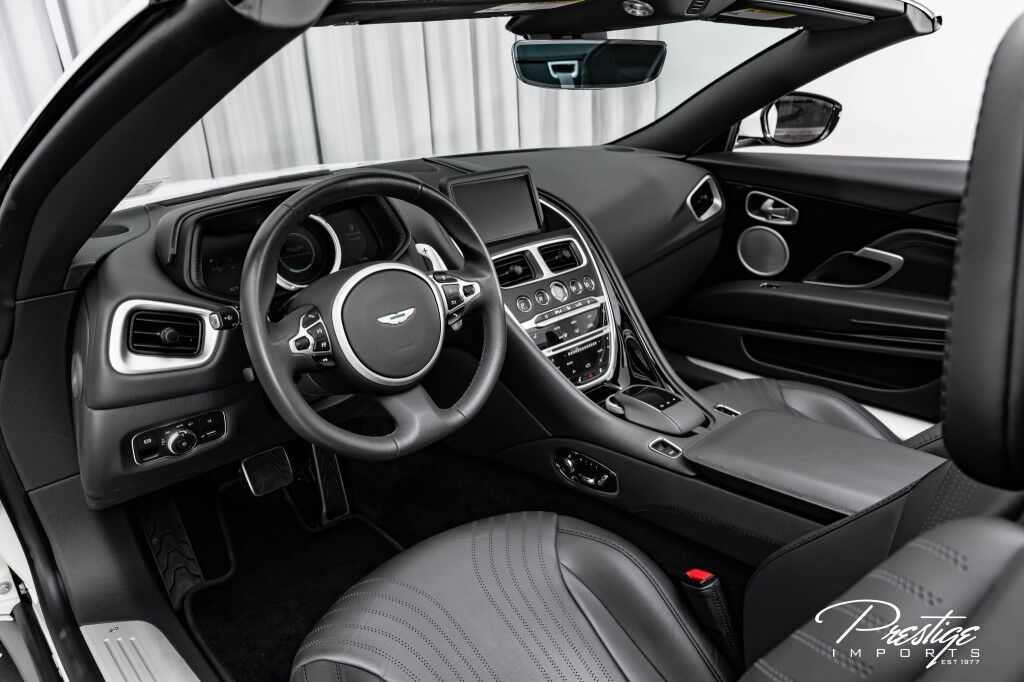 2020 Aston Martin DB11, 20/20