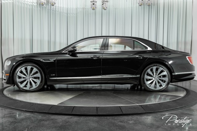 2022 Bentley Flying Spur, 7/16