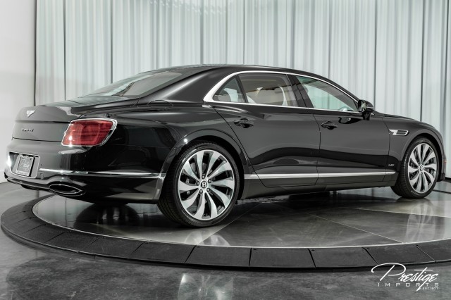 2022 Bentley Flying Spur, 12/16