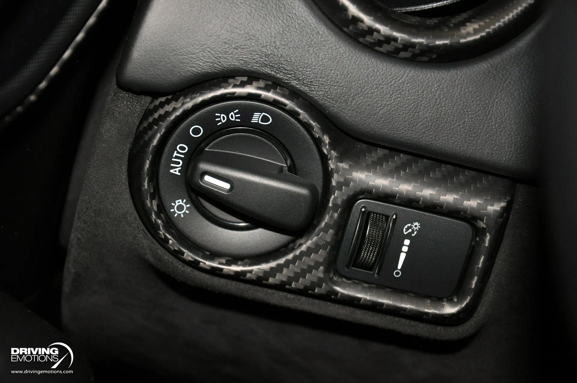 2017 Dodge Viper GTC interior, center console, Black