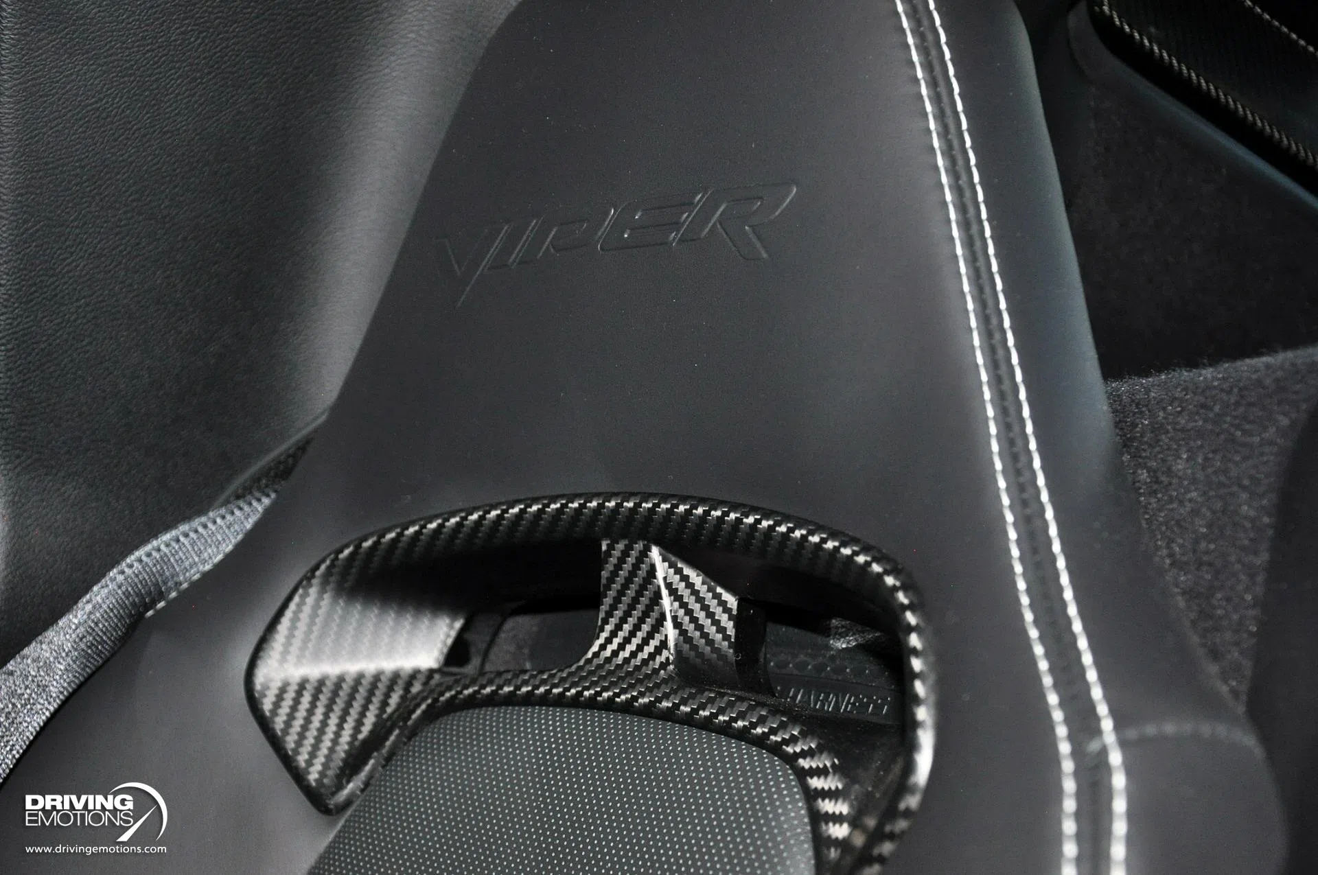 2017 Dodge Viper GTC interior, seats, Black