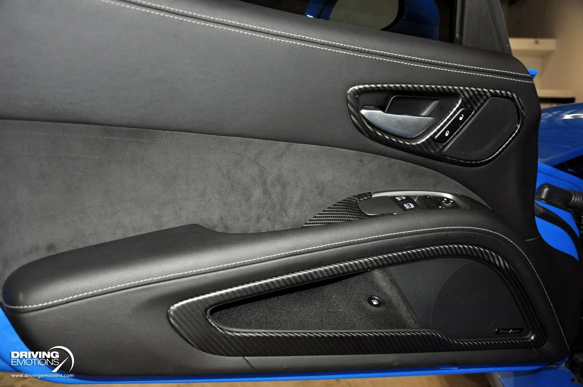 2017 Dodge Viper GTC interior, seats, Black