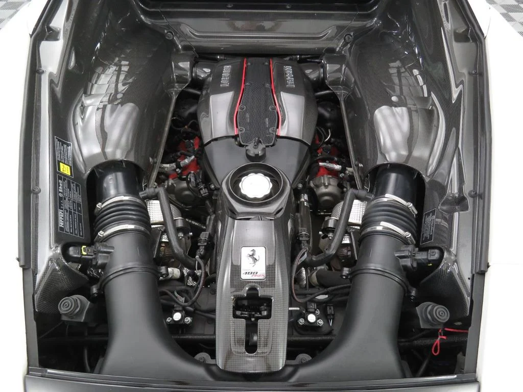2020 Ferrari 488 Pista, 14/19