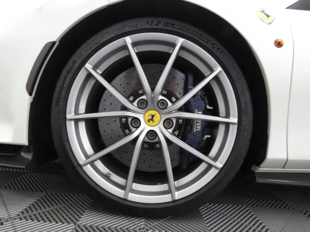 2020 Ferrari 488 Pista, 16/19