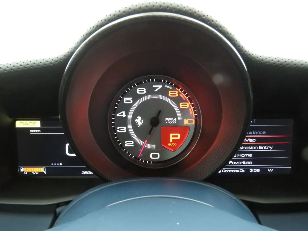 2020 Ferrari 488 Pista, 17/19
