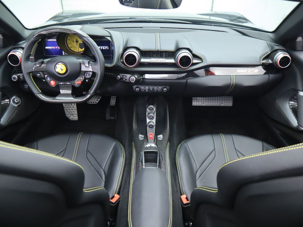 2021 Ferrari 812 GTS, 13/20