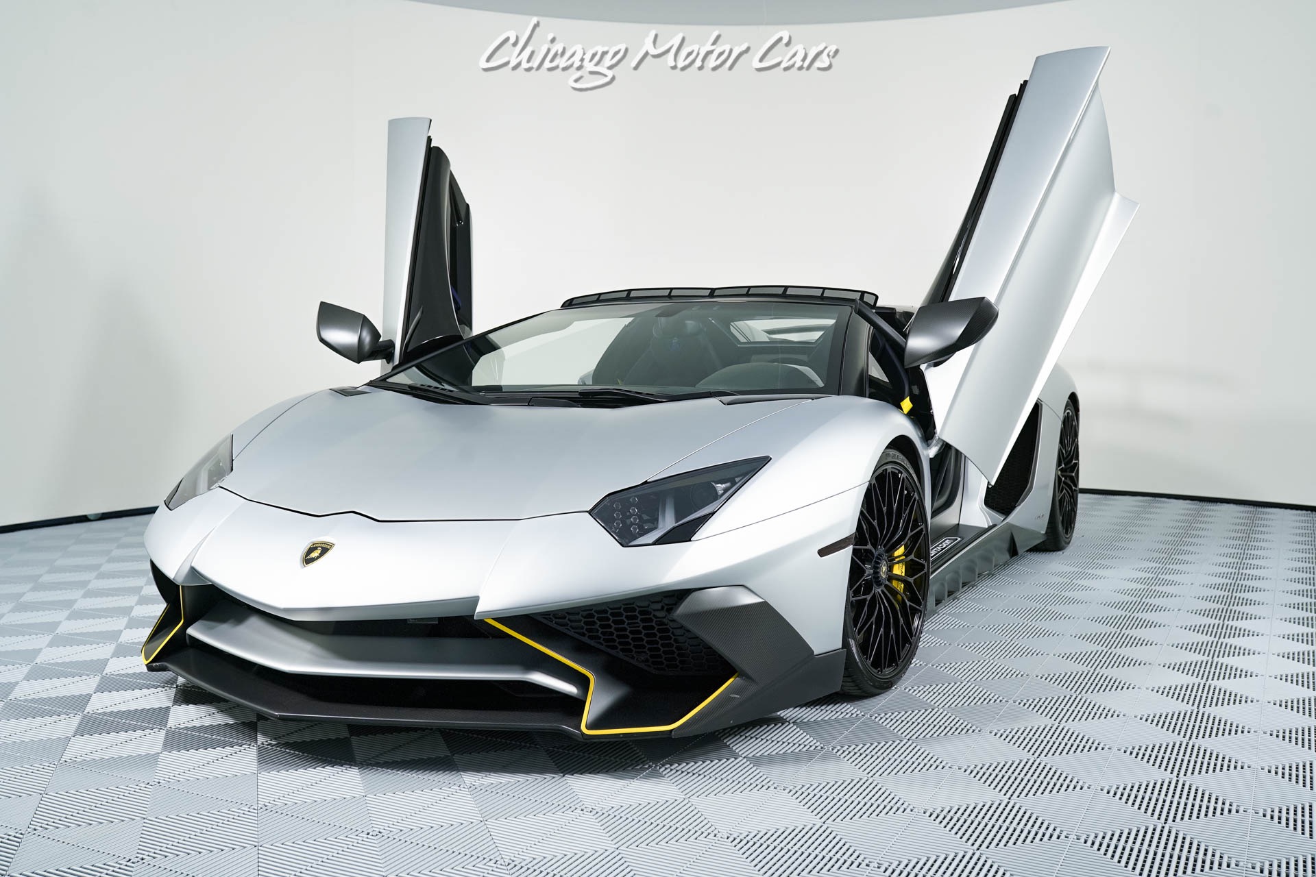 2017 LAMBORGHINI AVENTADOR LP750-4 SV, 2/20
