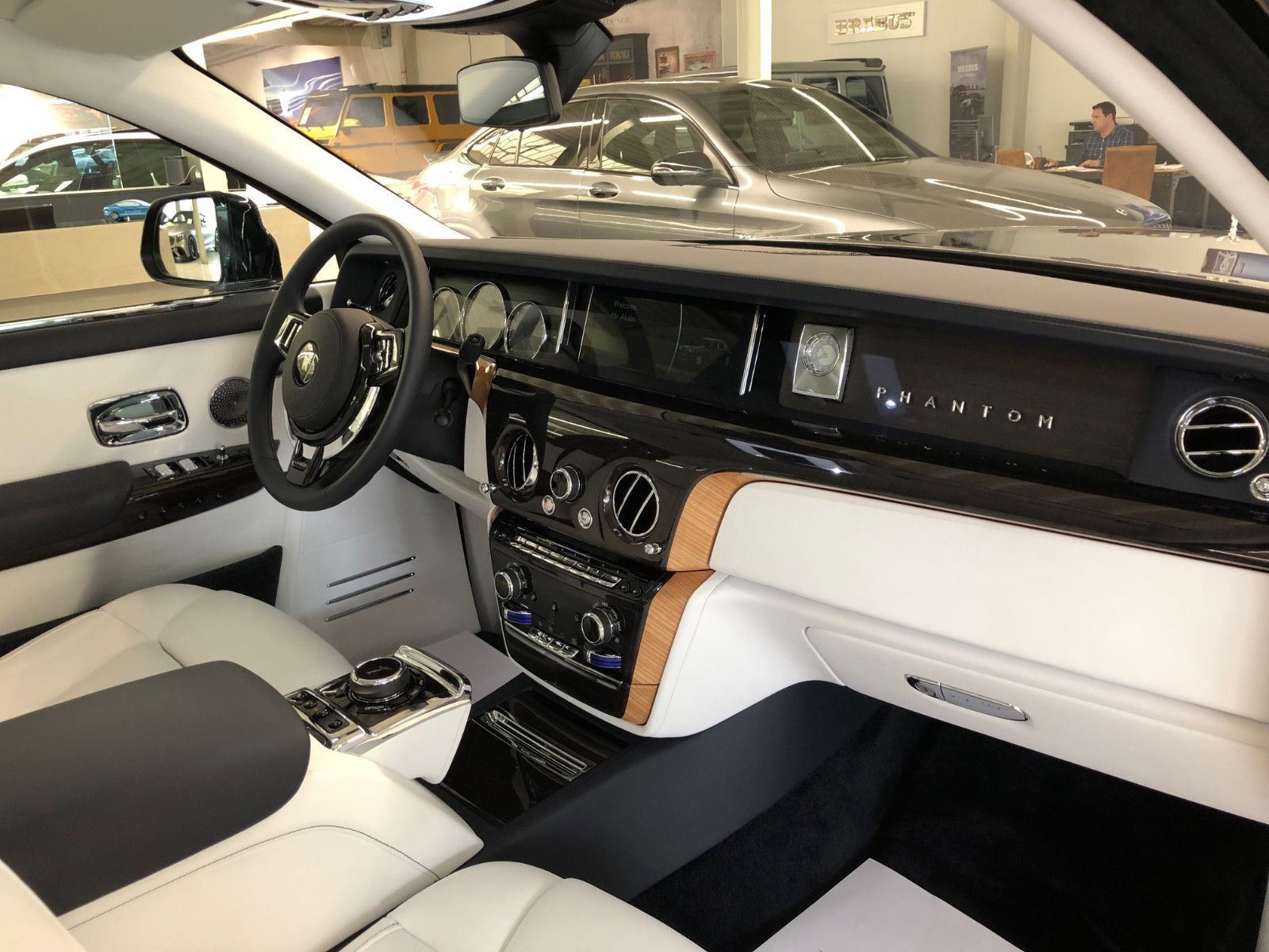 2018 Rolls-Royce Phantom VIII, 17/18